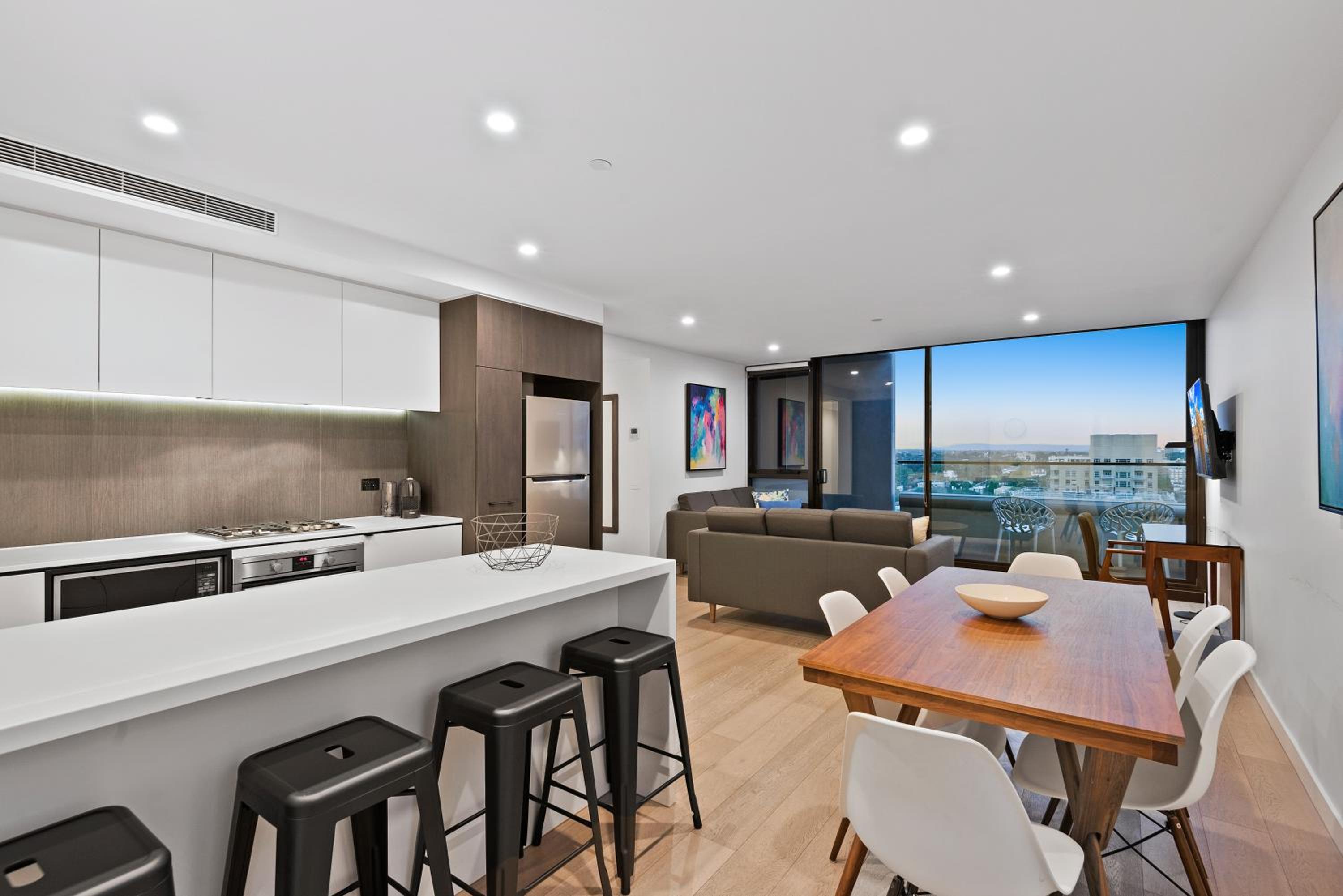 Deluxe Three-Bedroom Apartment