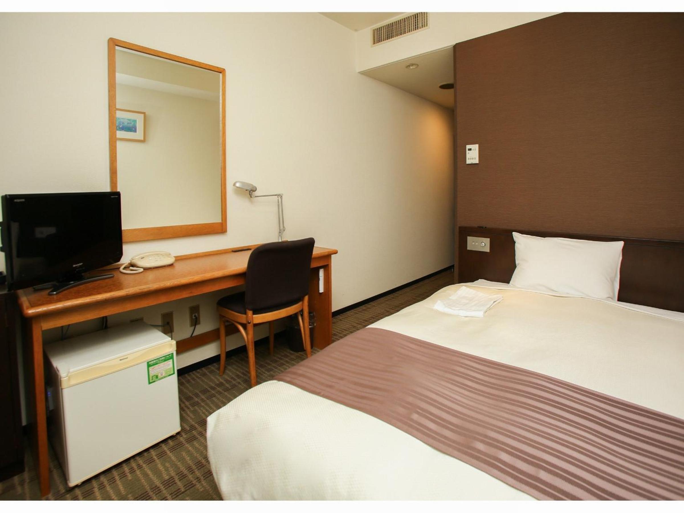Single Room - Smoking photo 1