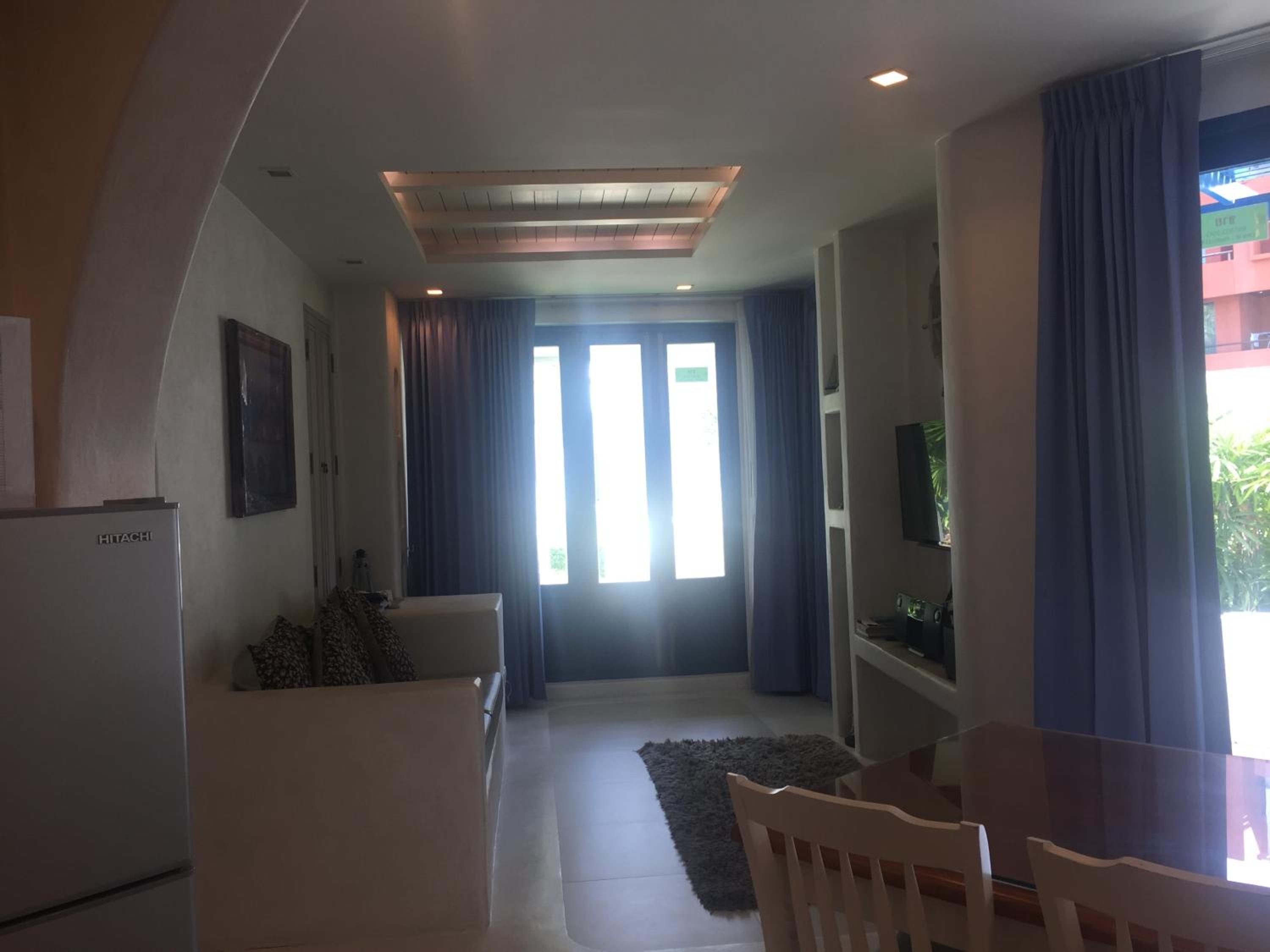 Apartment with Pool View  - Photo 1