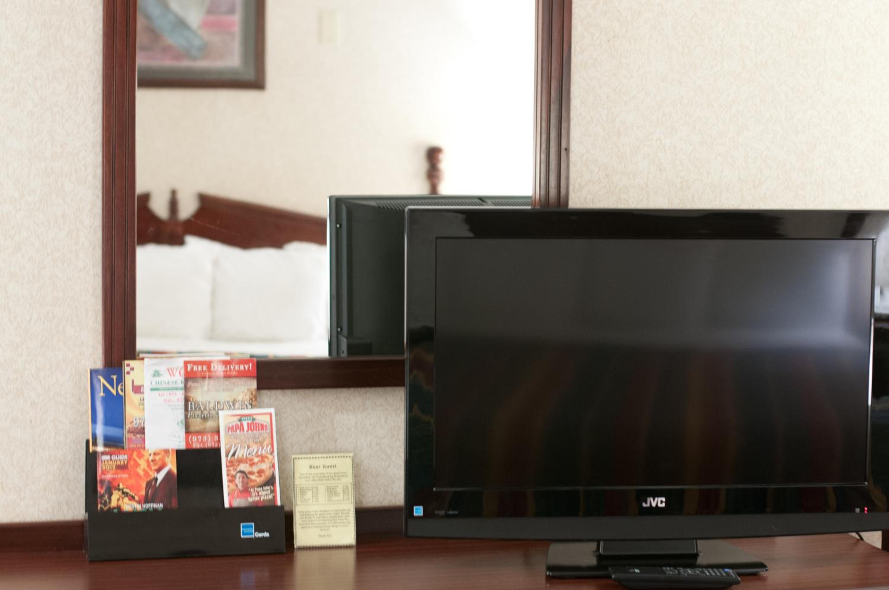 Double Room with Two Double Beds - Smoking - Photo 3