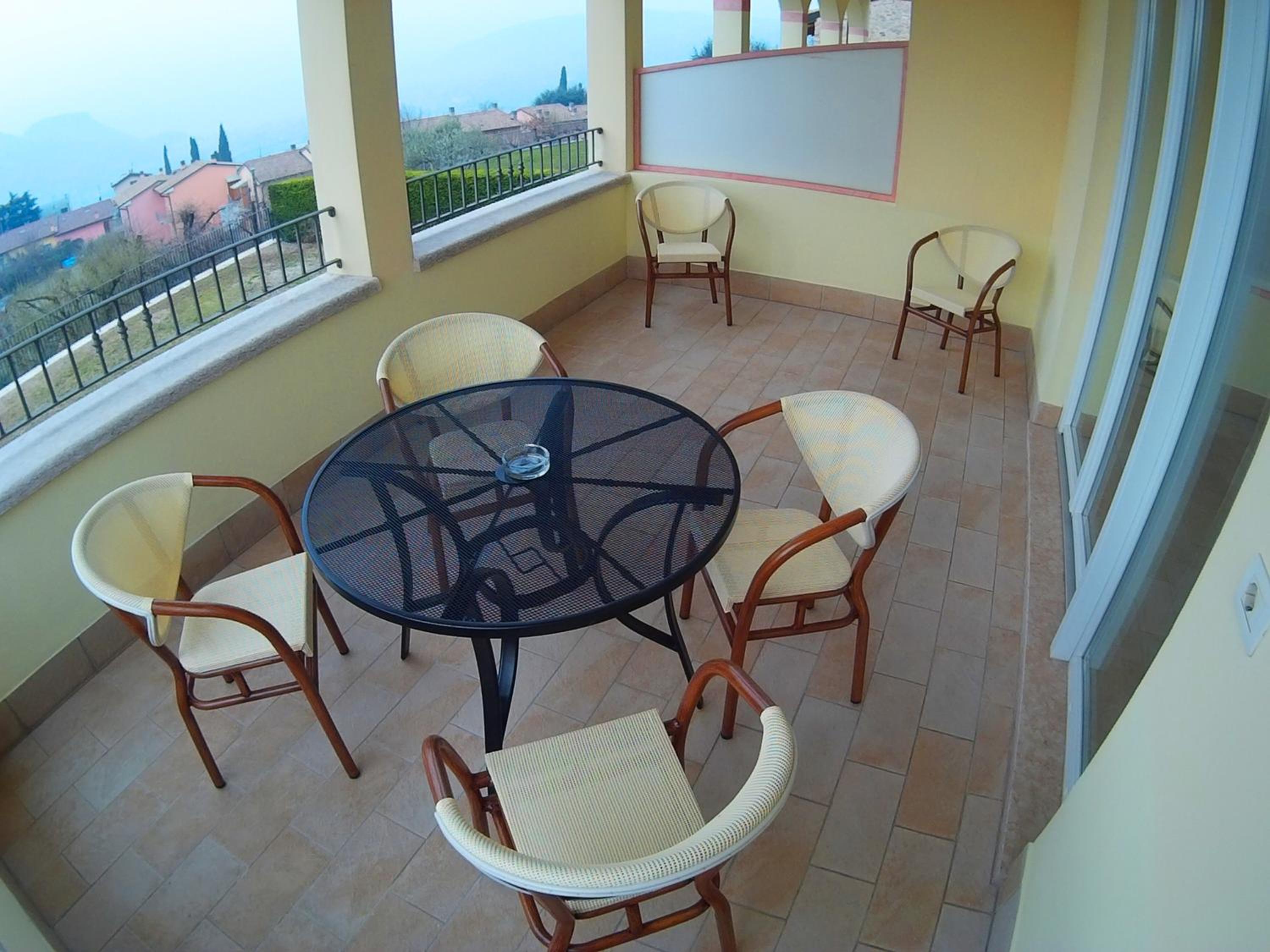 Studio Apartment - Photo 8