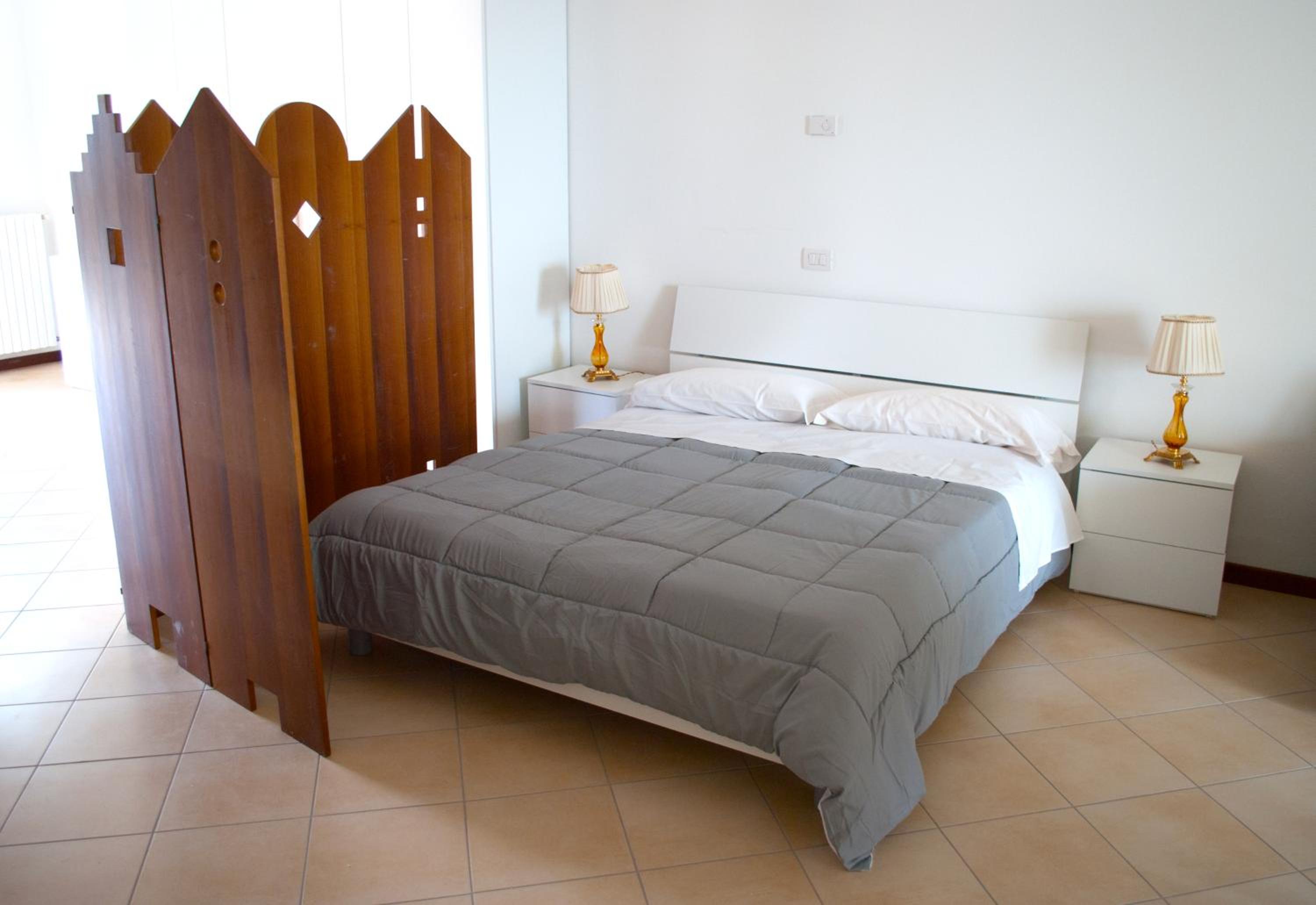 Studio Apartment - Photo 1