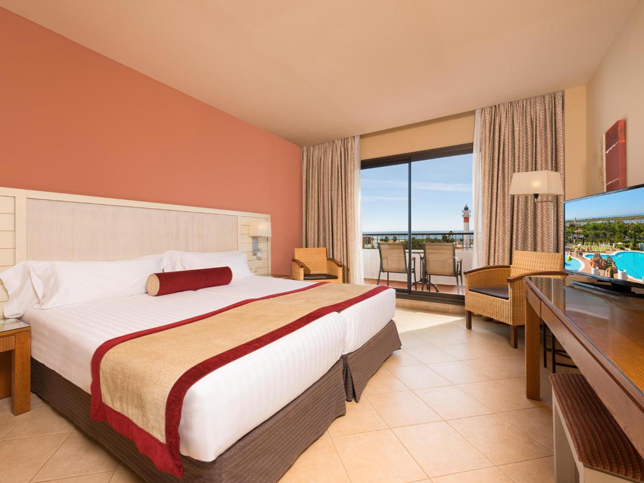 Double or Twin Room with Front Sea View - Photo 2