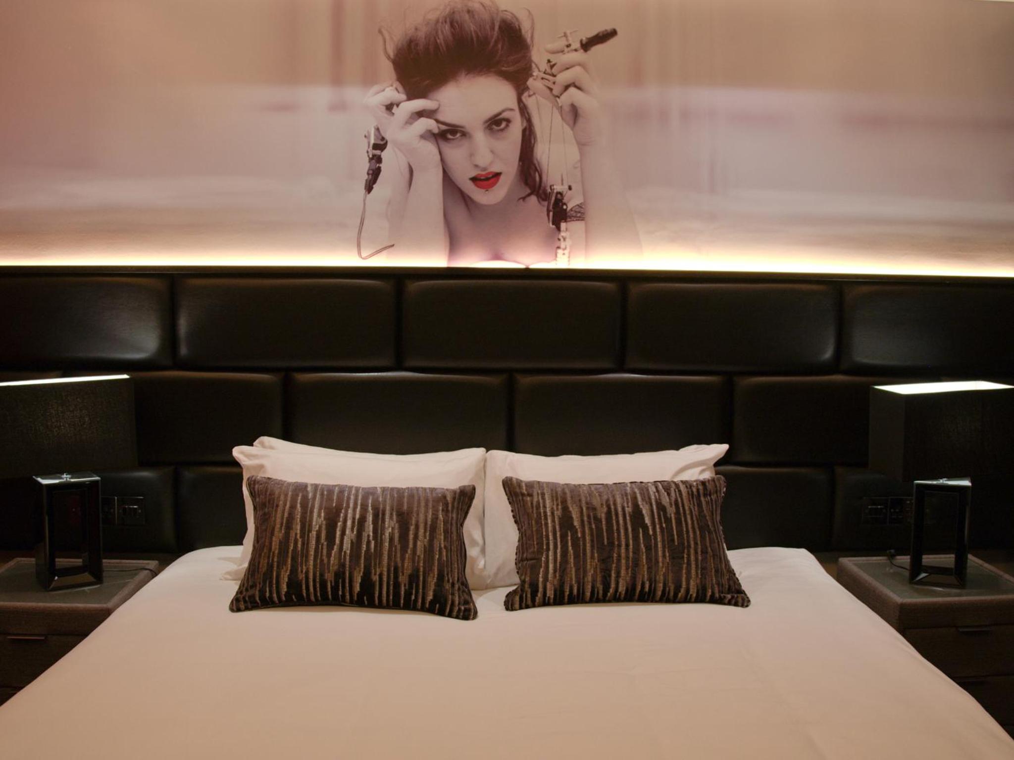 Standard Double Room - Photo 12