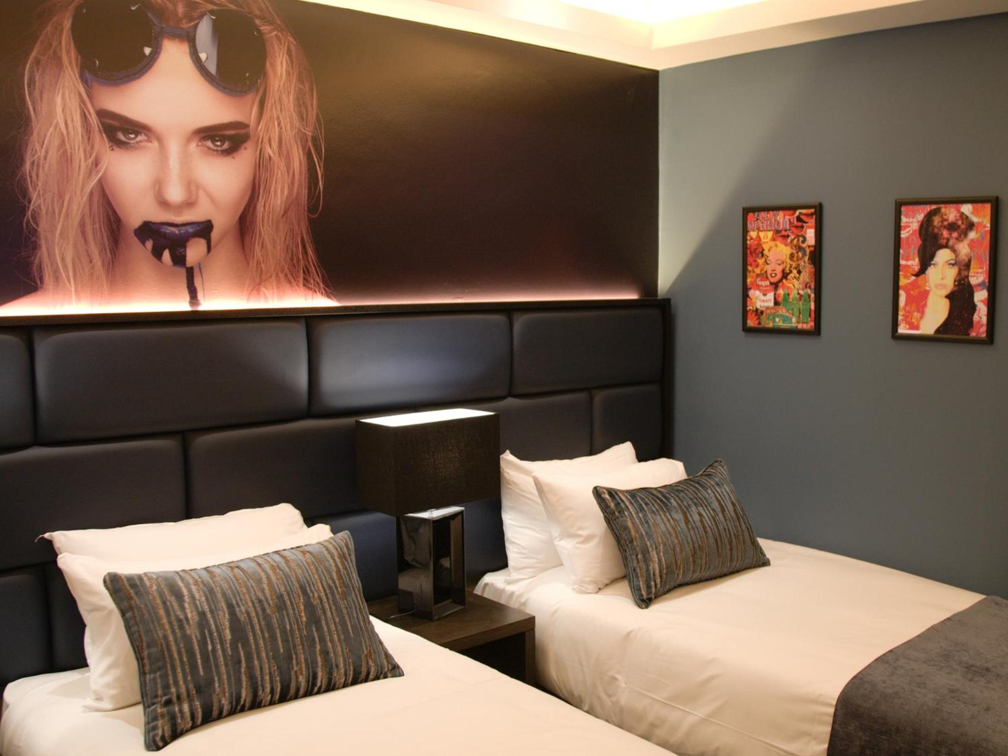 Standard Twin Room - Photo 1