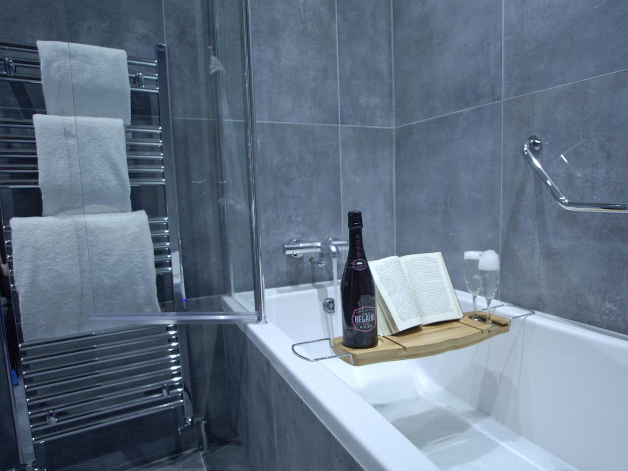 Standard Triple Room - Photo 12