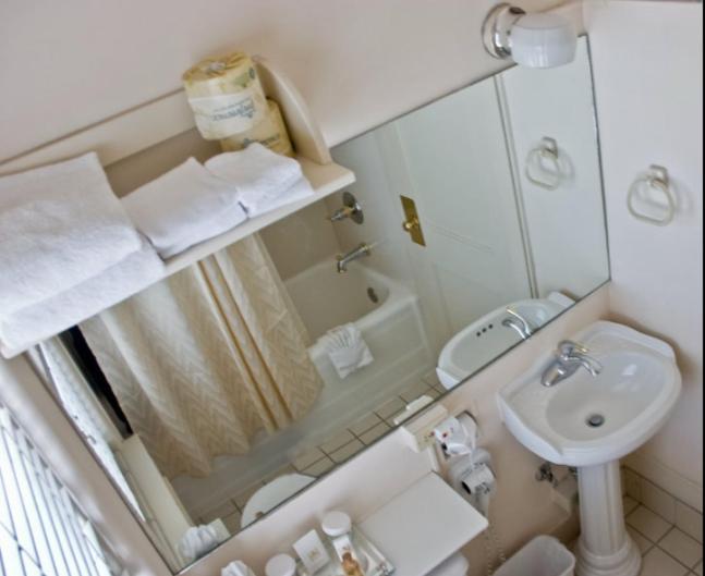 Standard Double Room with Two Double Beds photo 3