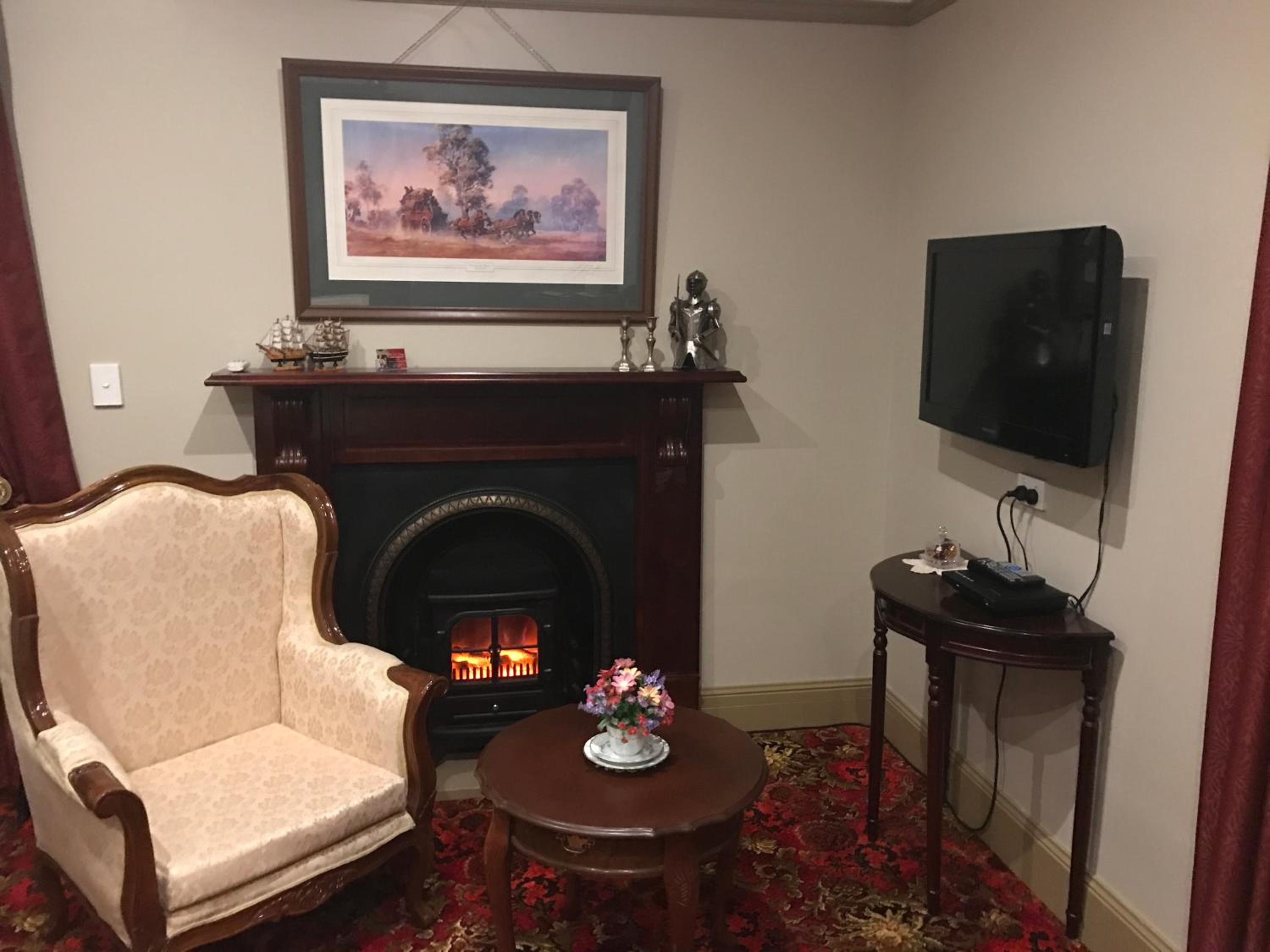 Deluxe Queen Suite photo 1