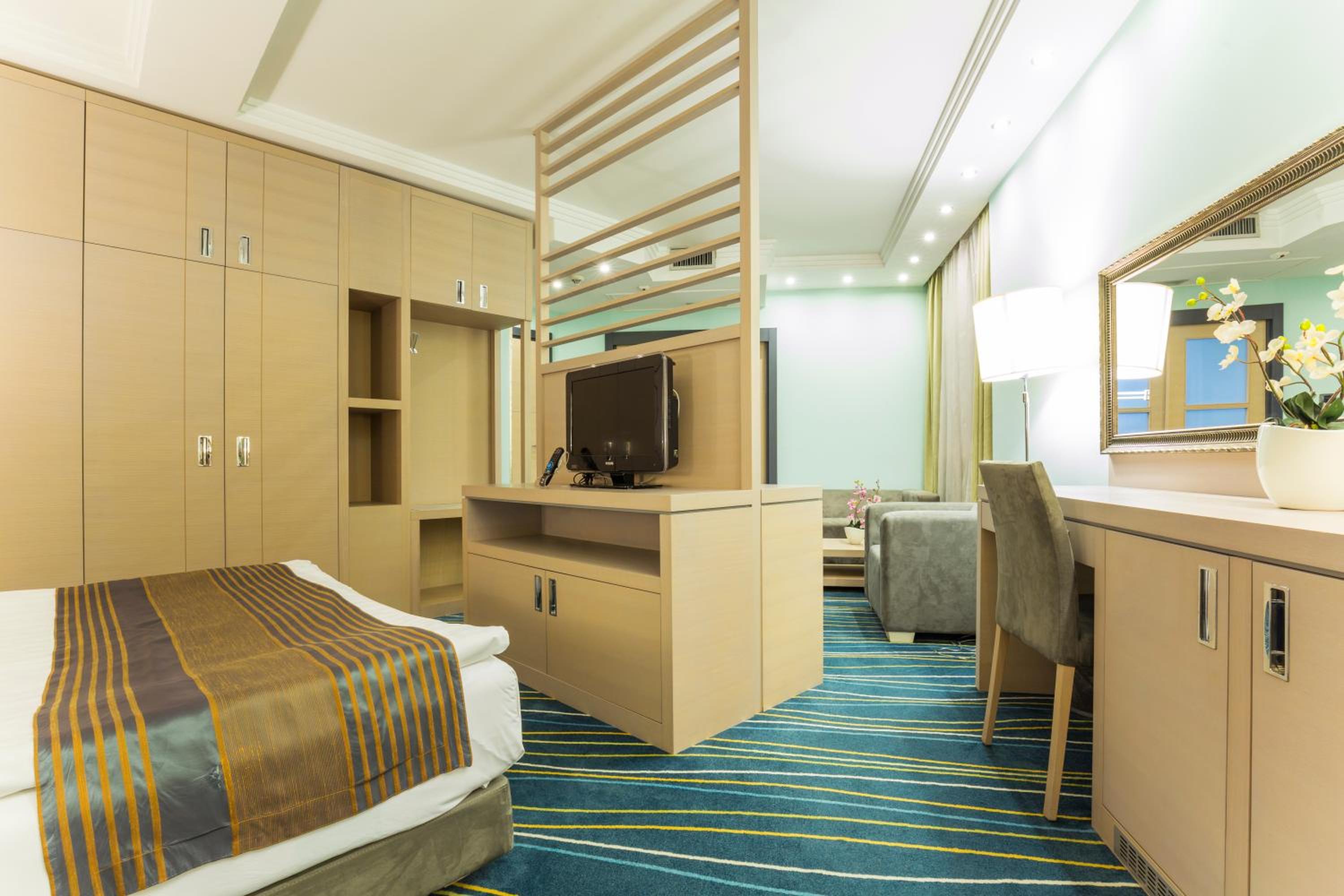 Superior Double Room - Photo 2