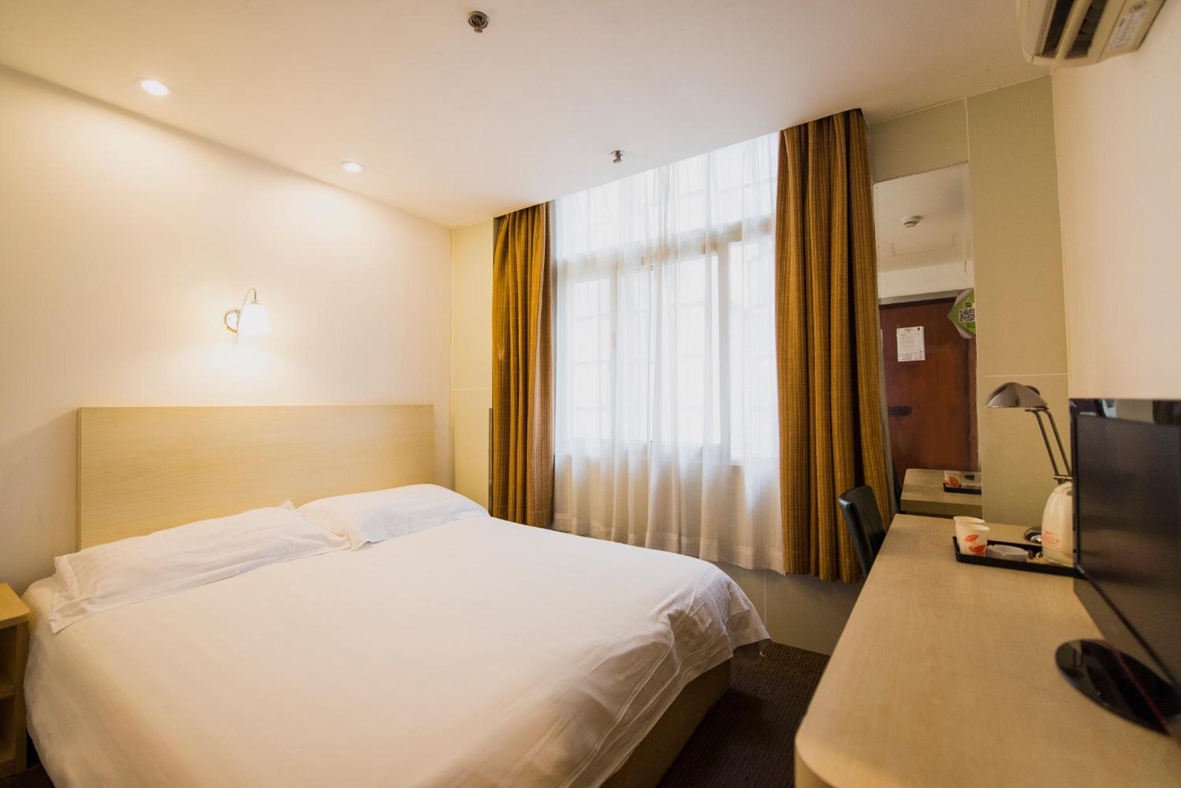 Business Queen Room photo 2