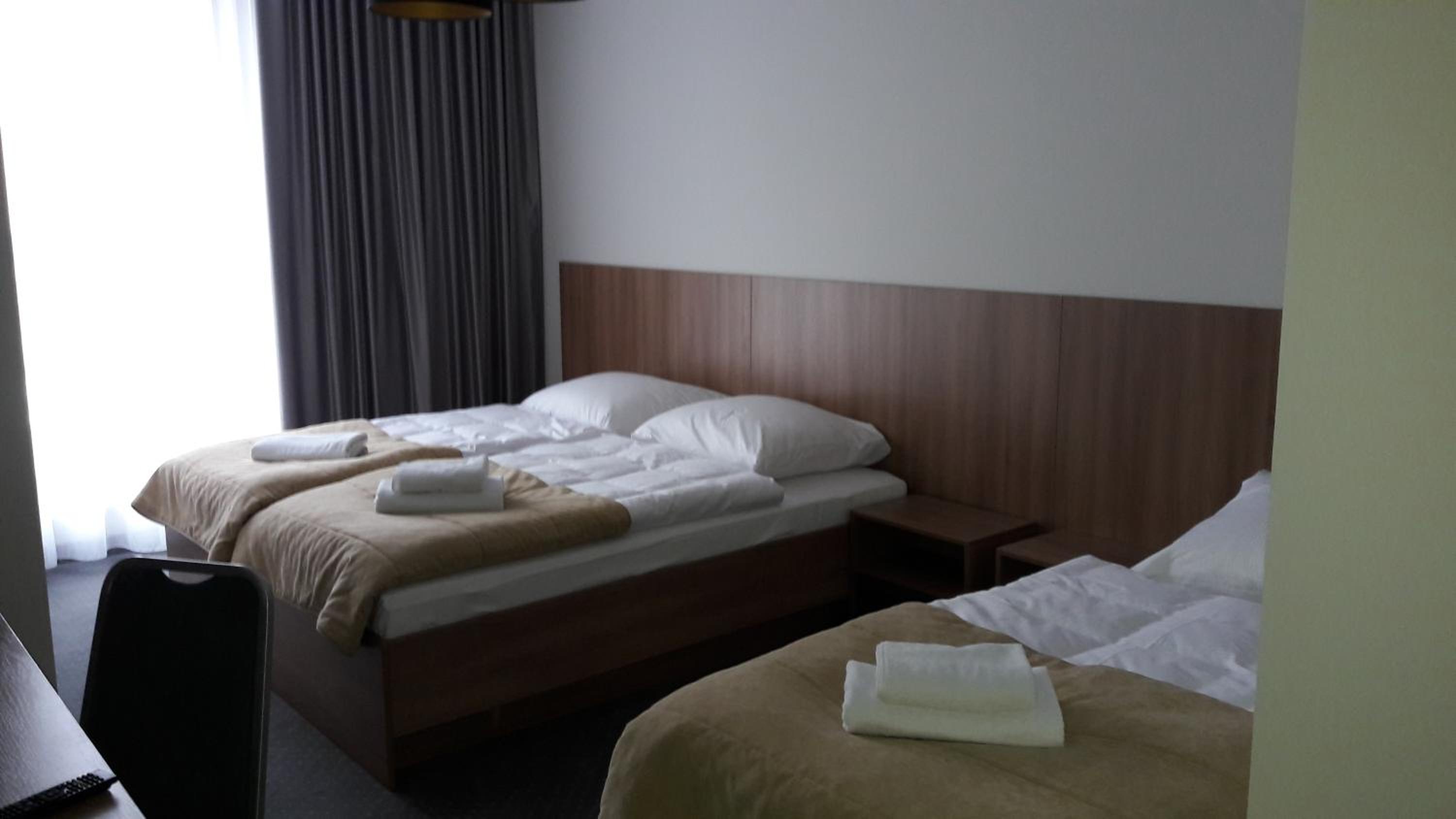 Large Double Room - Photo 3