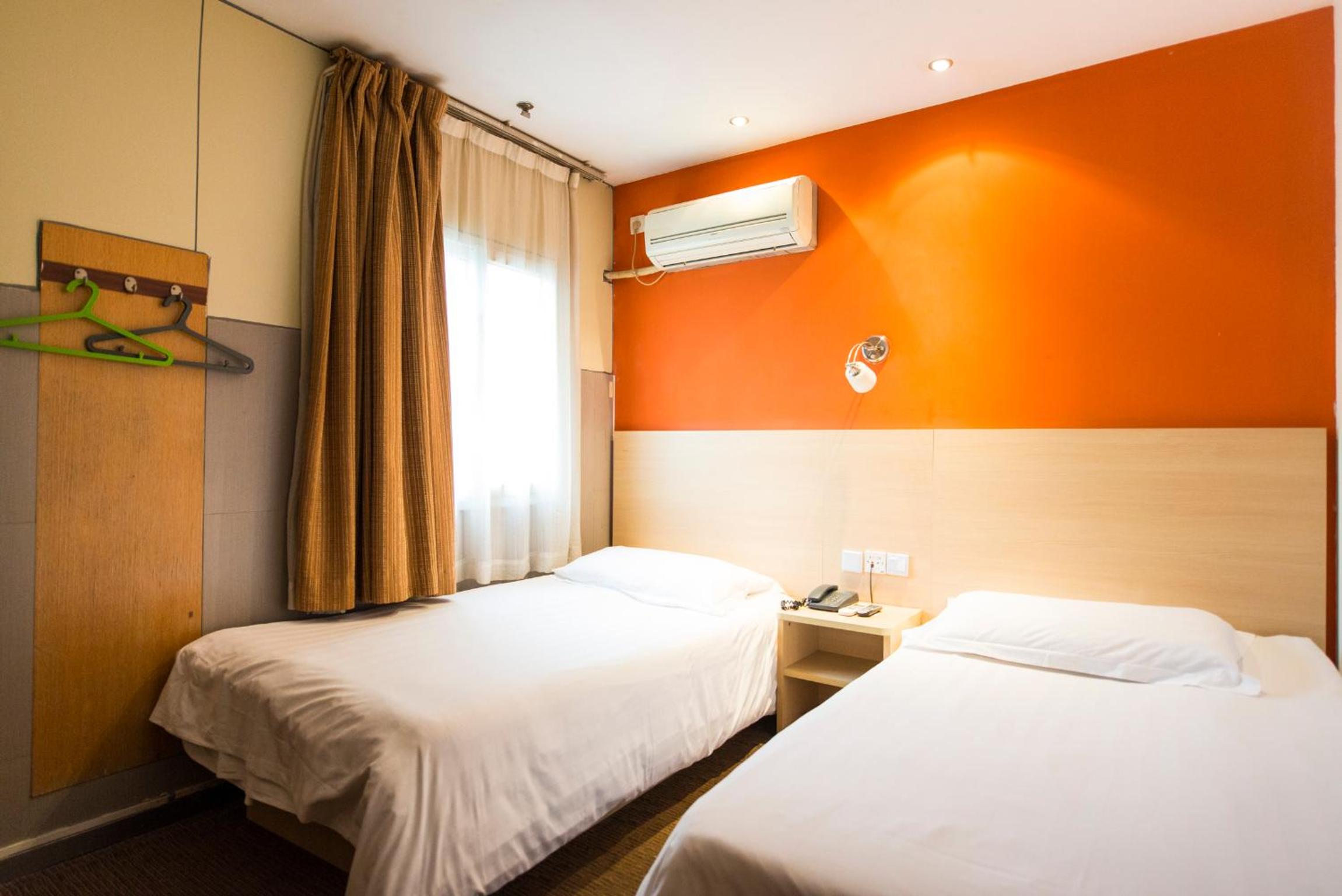 Standard Twin Room photo 2