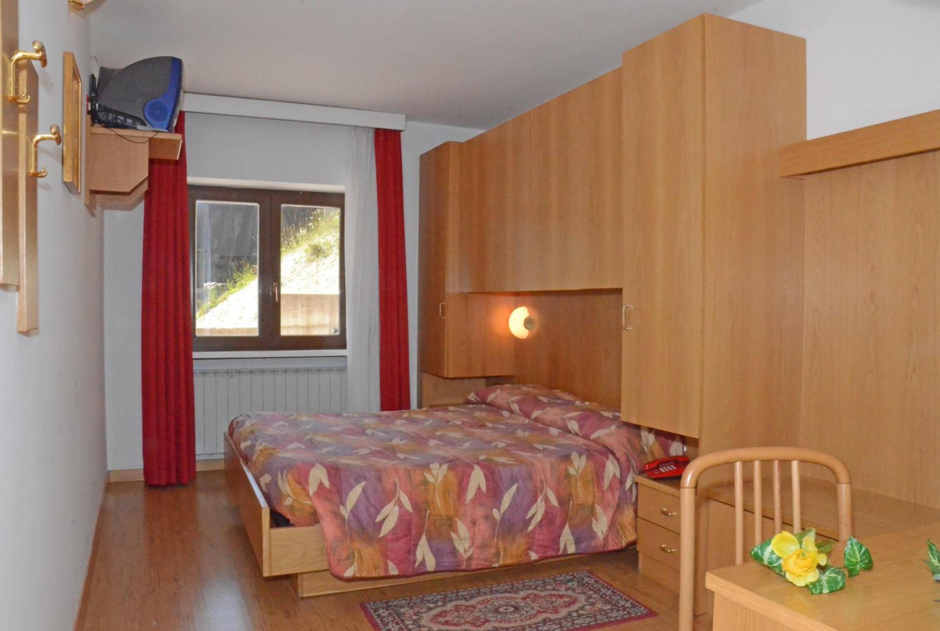 Standard Double or Twin Room photo 1