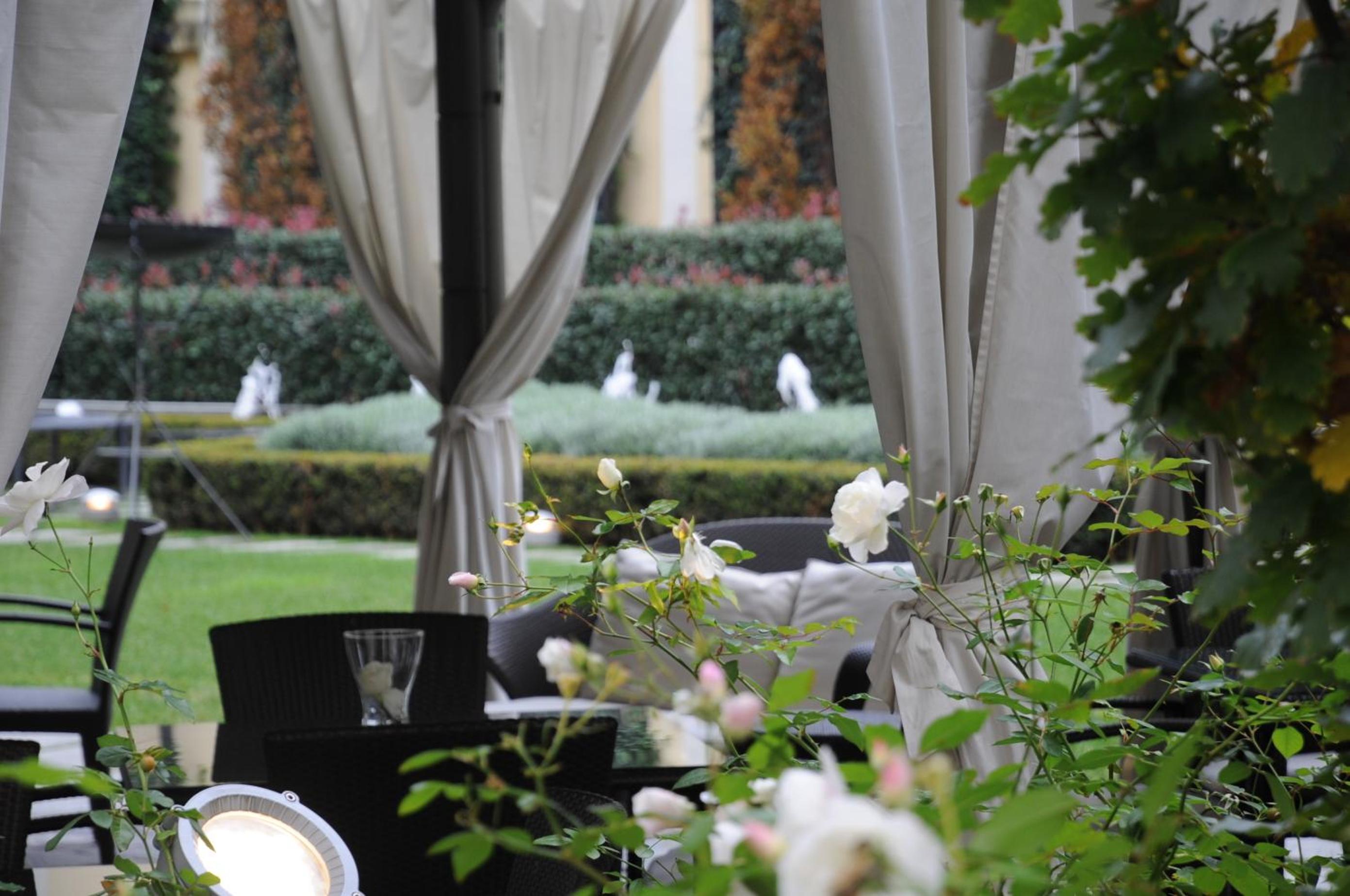 Executive Suite - Photo 7
