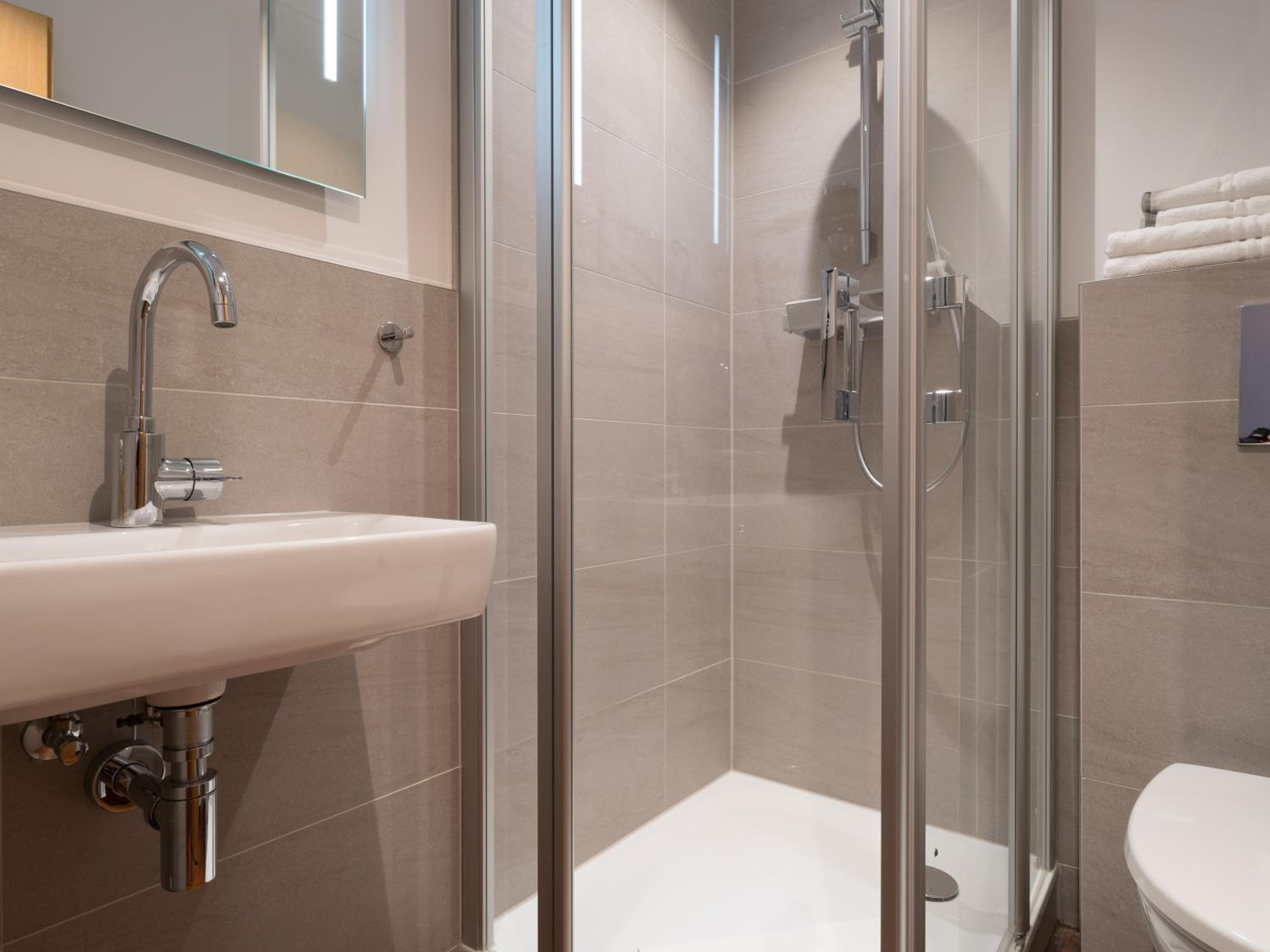Standard Double or Twin Room - Photo 22