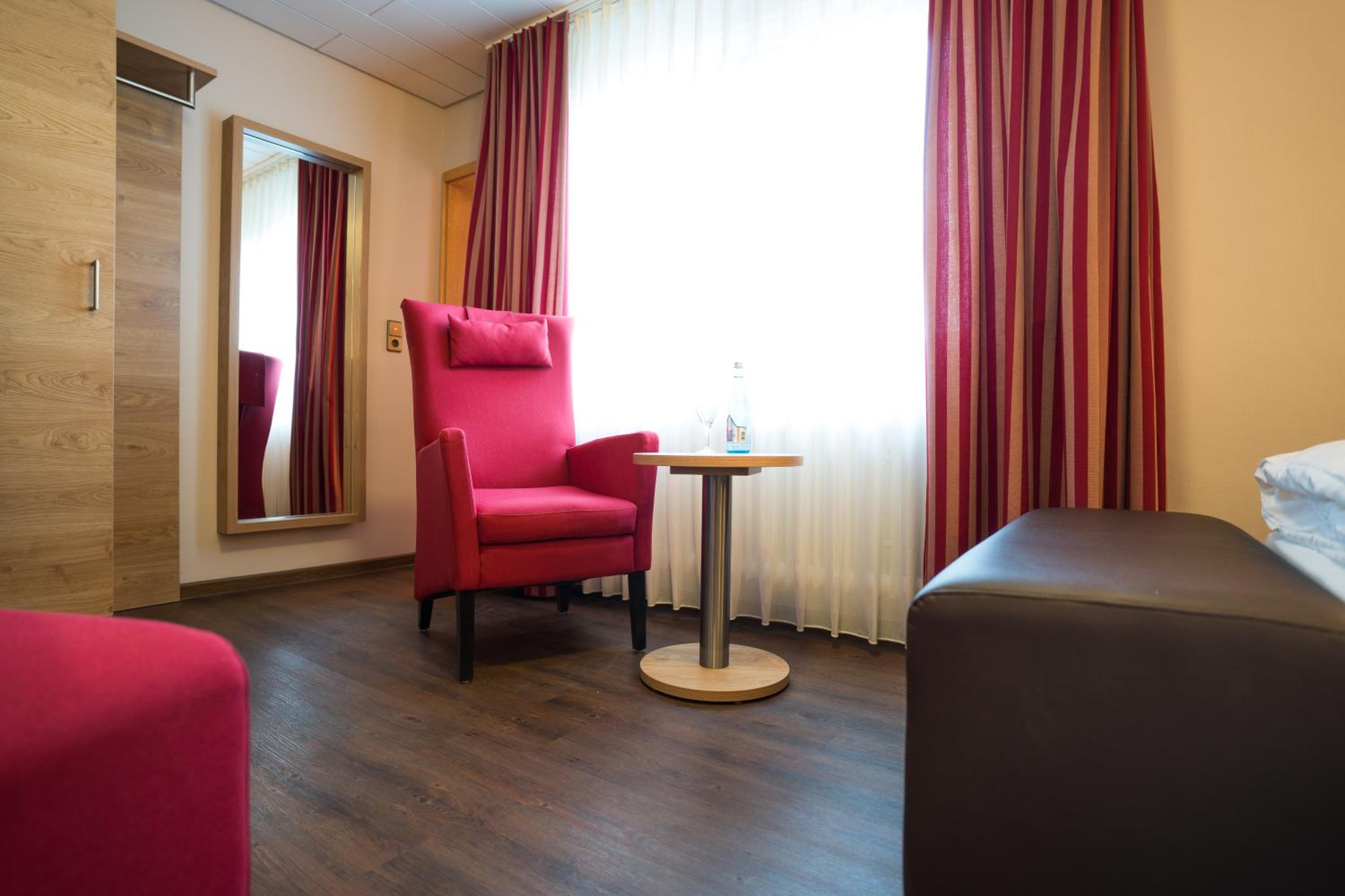 Standard Double or Twin Room - Photo 2