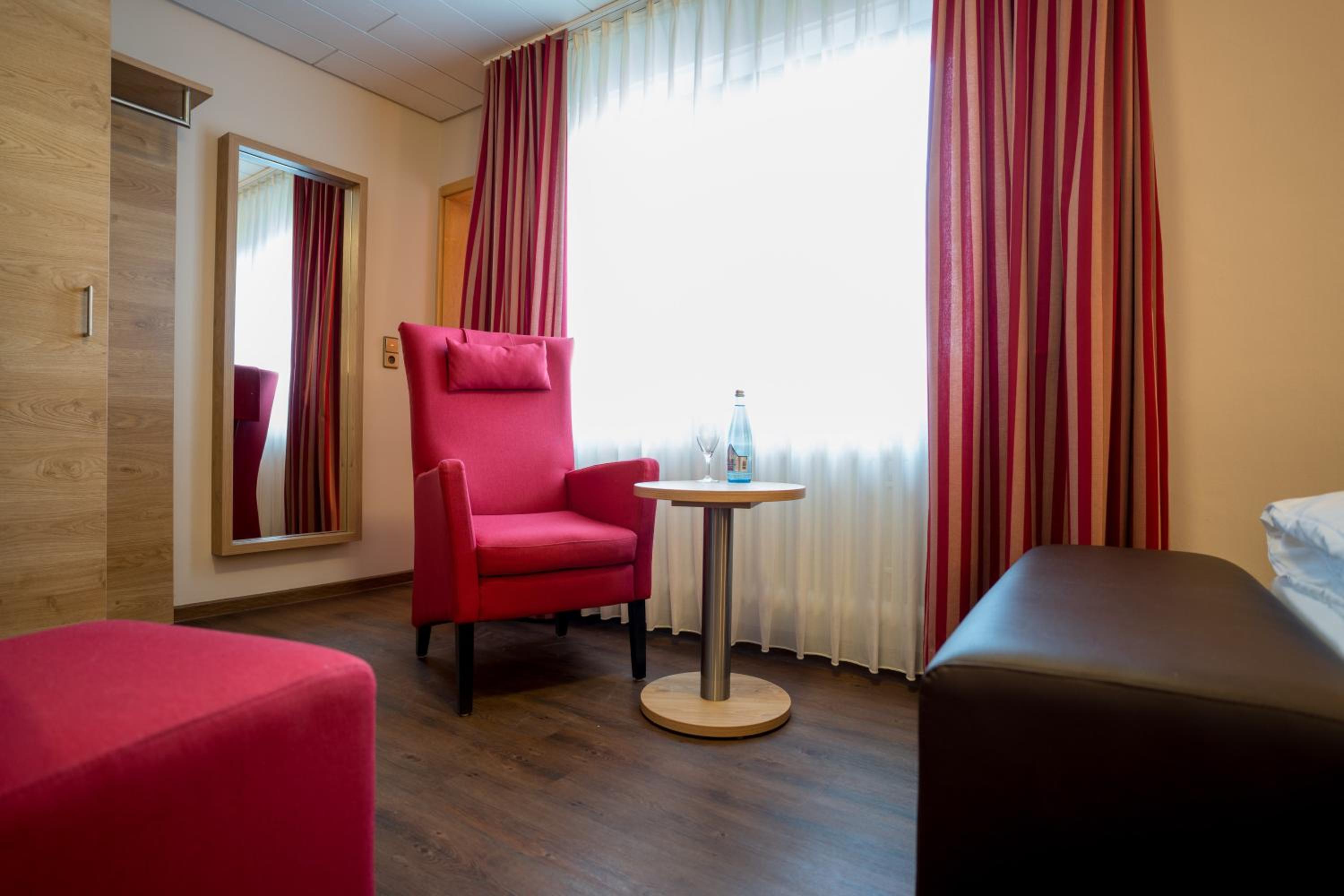 Standard Double or Twin Room - Photo 3