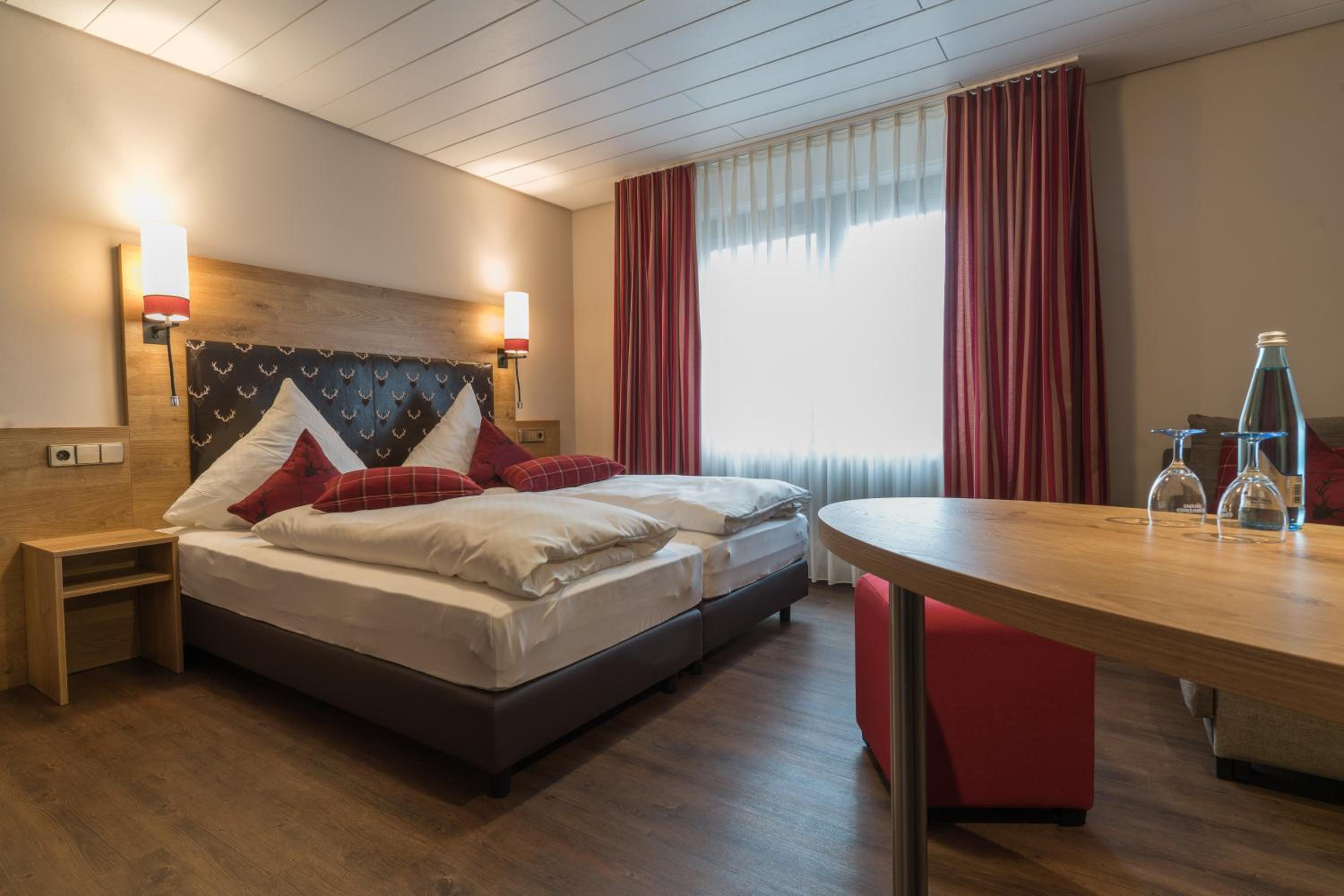 Standard Double or Twin Room - Photo 8