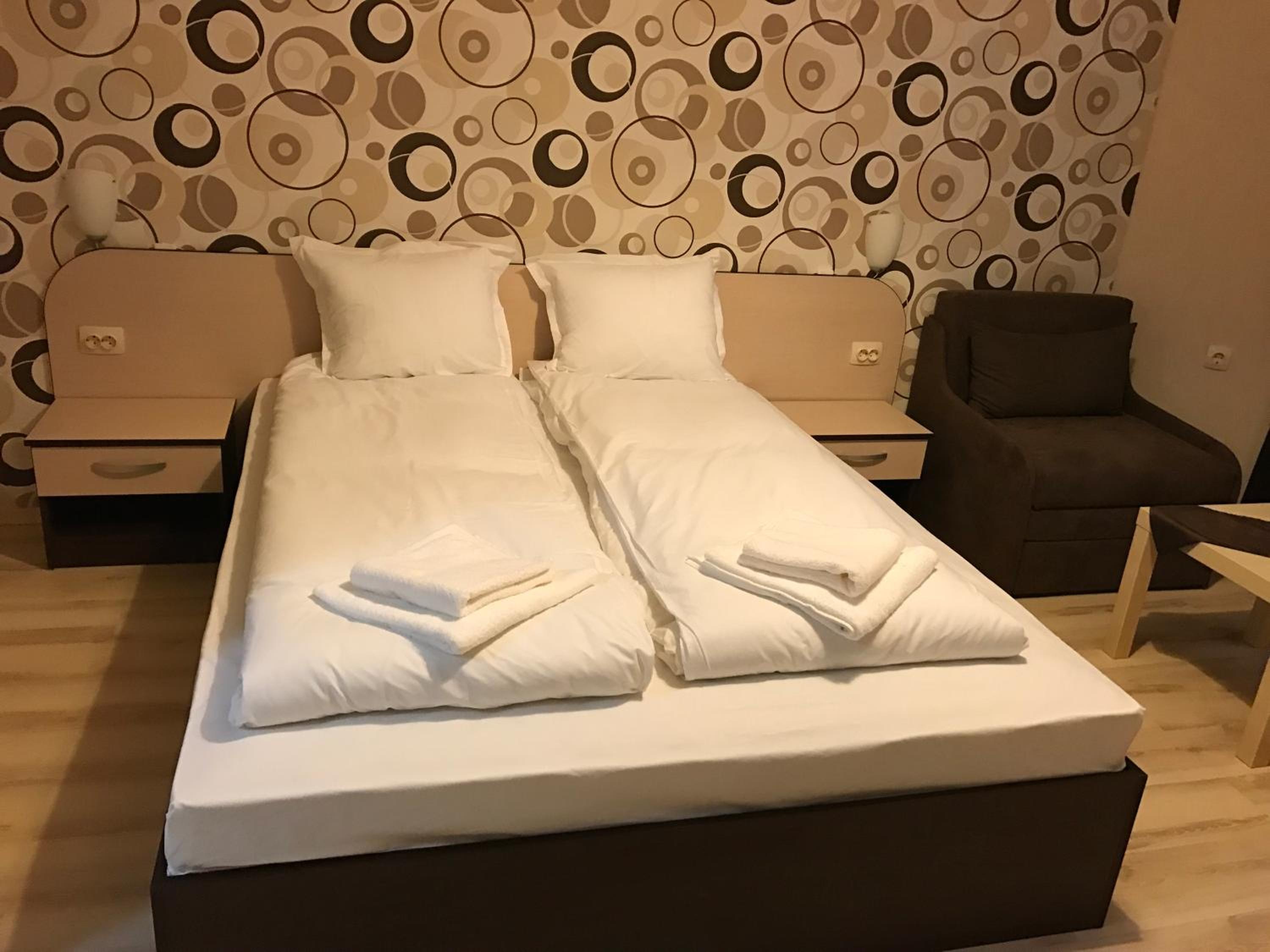 Double Room - Photo 2