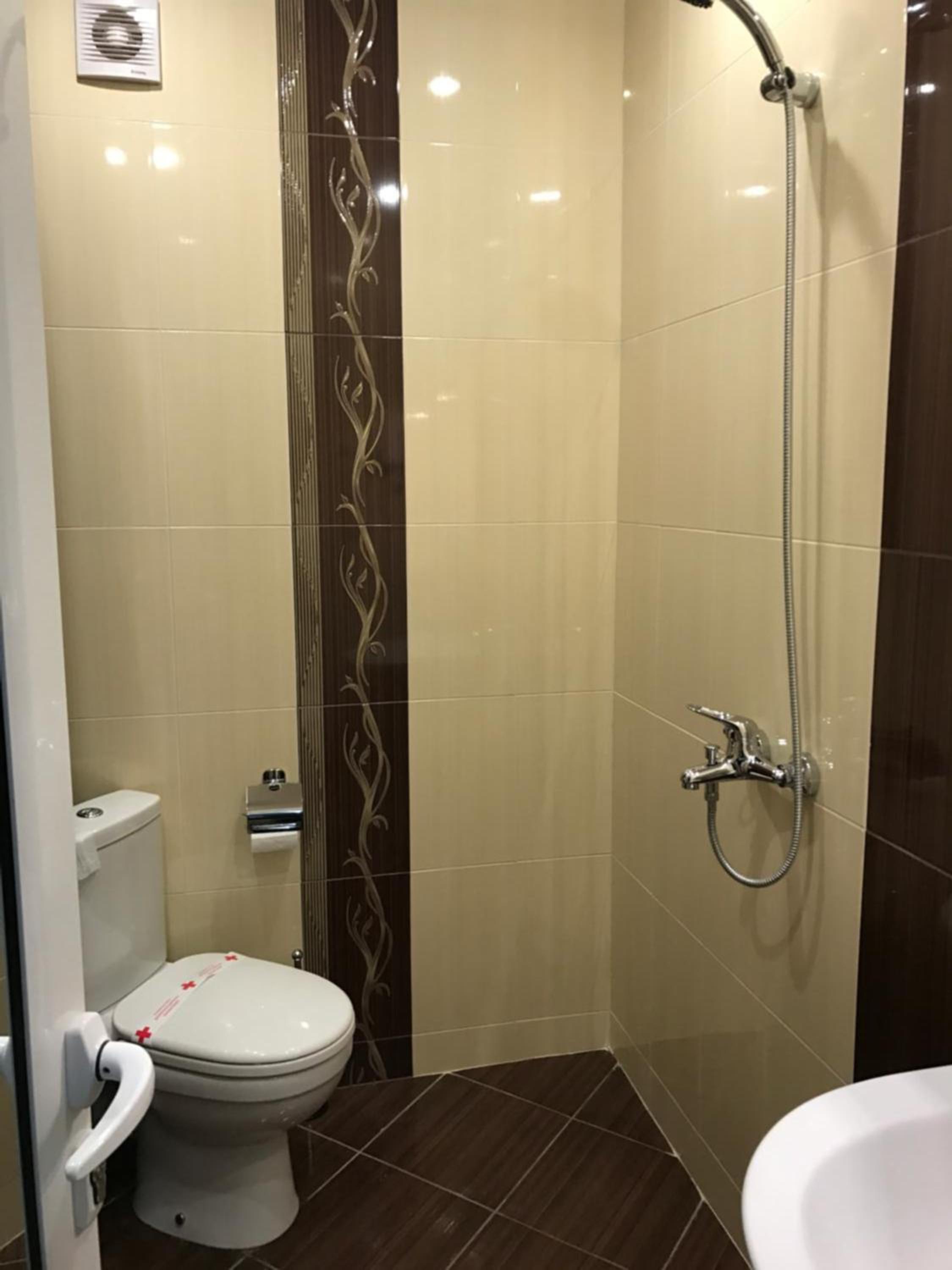 Twin Room with Balcony - Photo 2