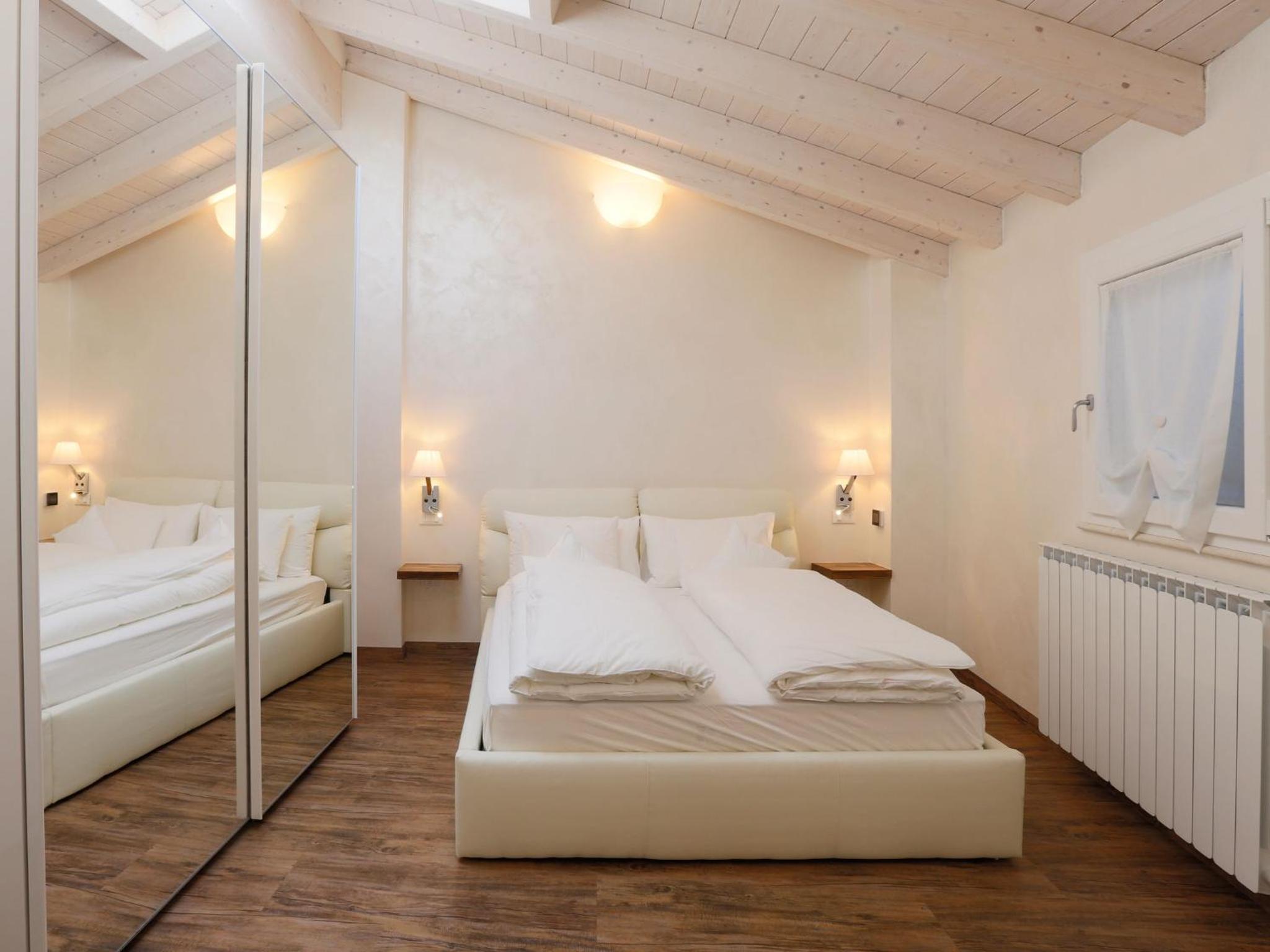 Deluxe Apartment - Attic - Photo 4