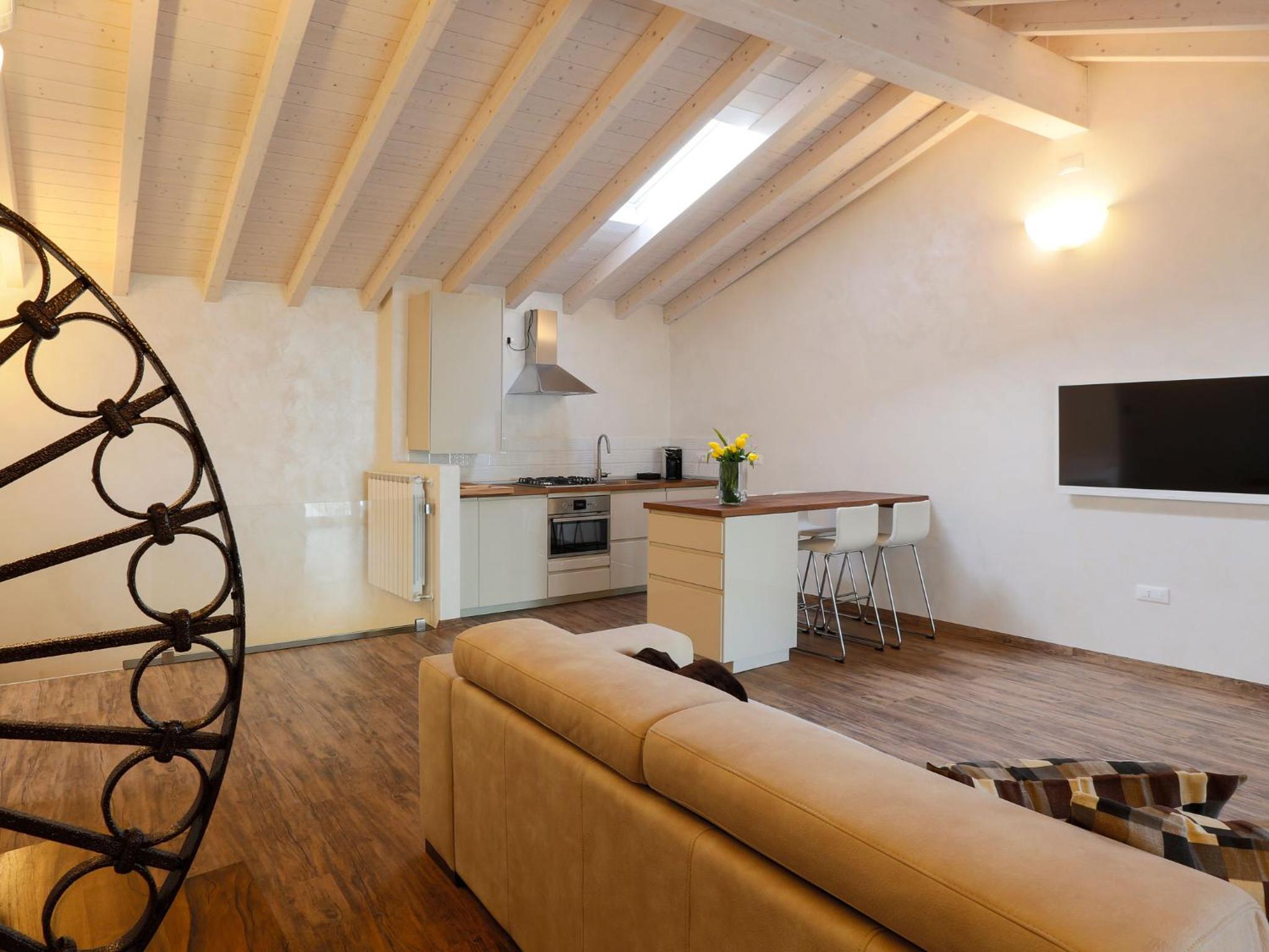Deluxe Apartment - Attic - Photo 6