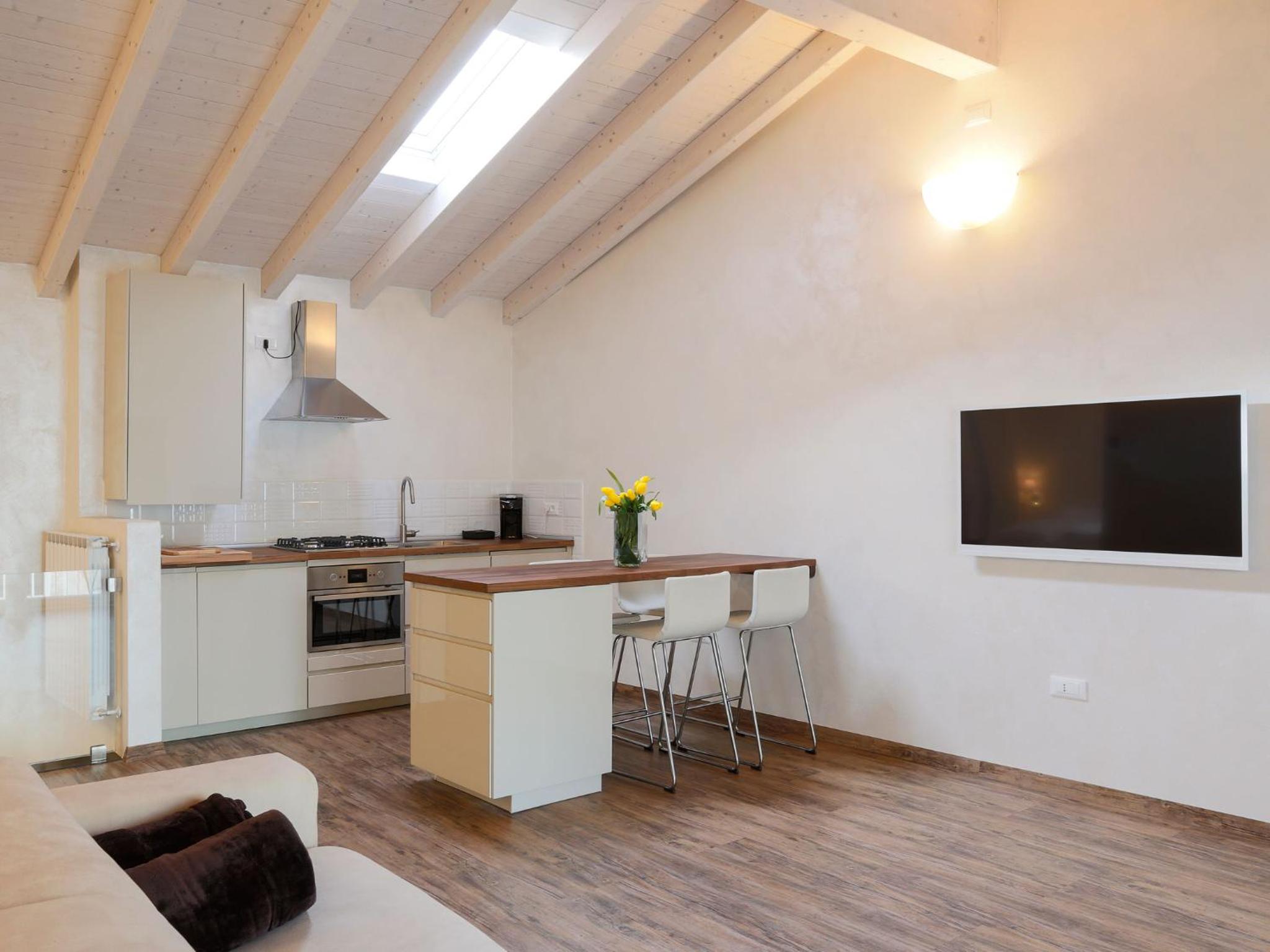 Deluxe Apartment - Attic - Photo 3