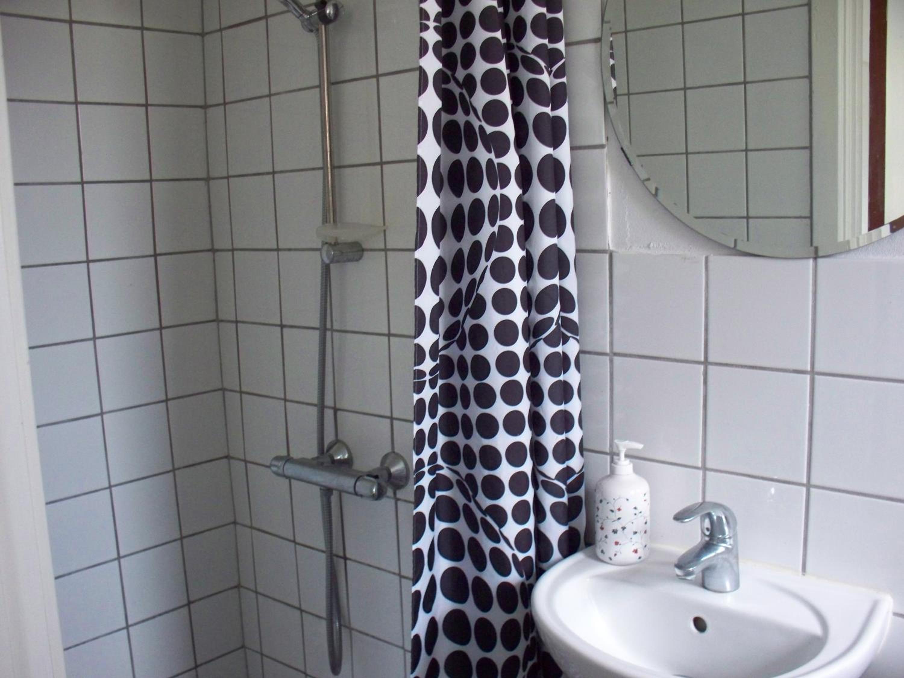 Twin Room - Photo 3