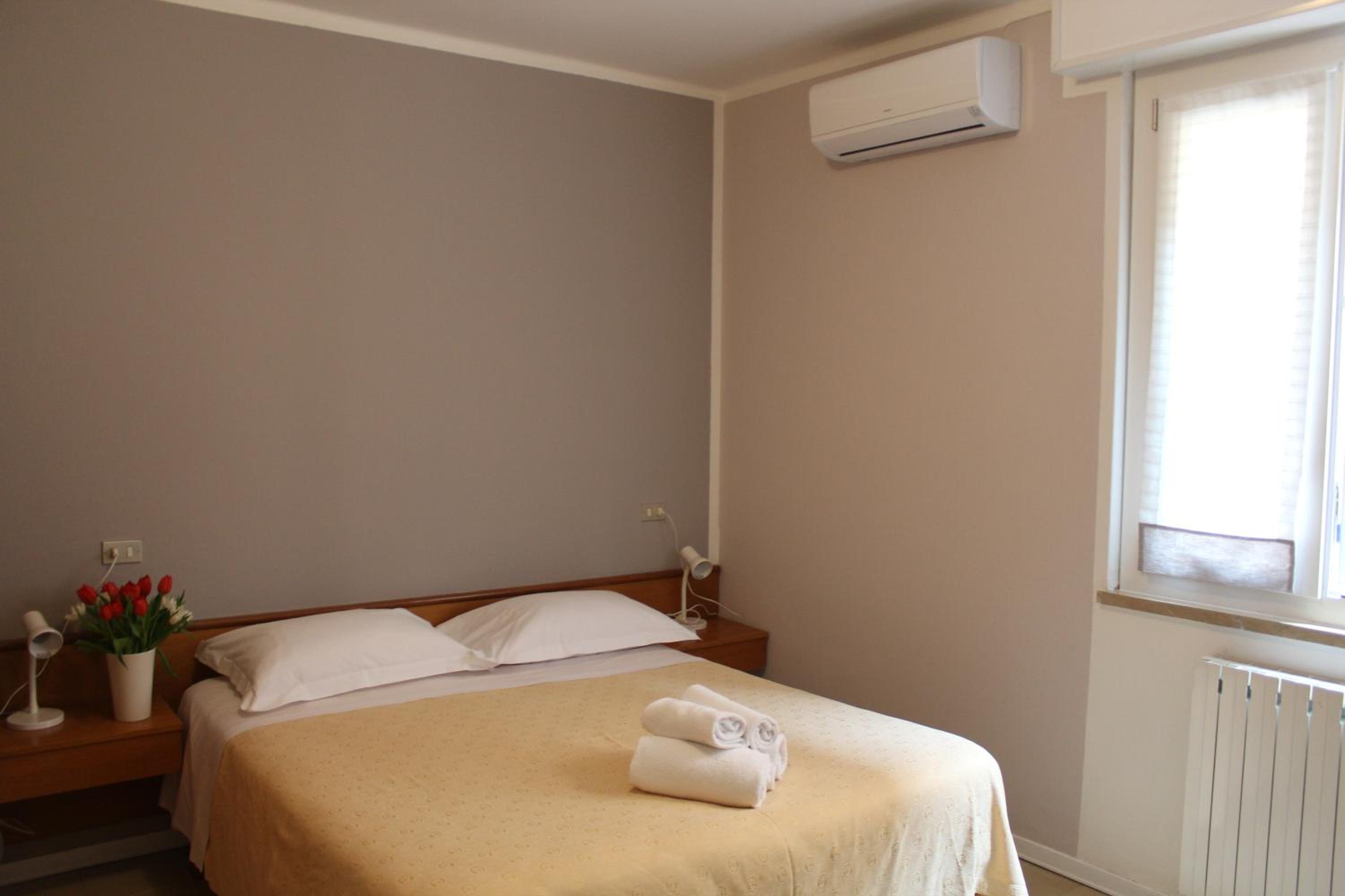 Double Room - Photo 2