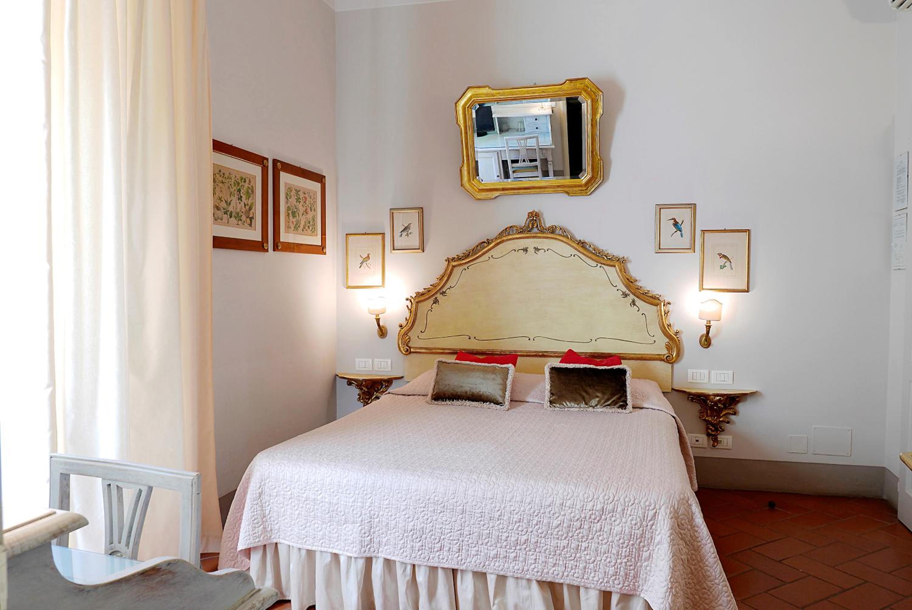 Standard Double Room photo 3