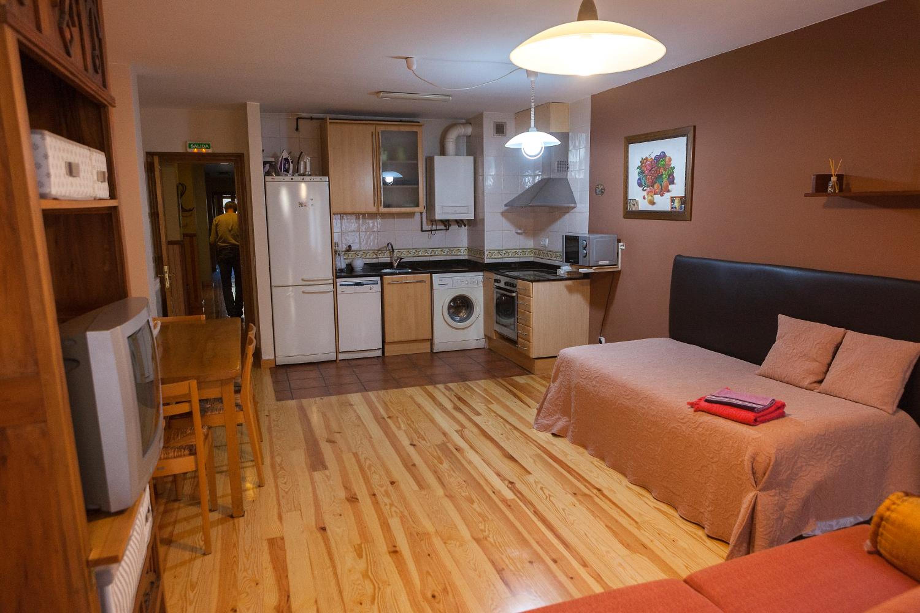 Apartment - Photo 2