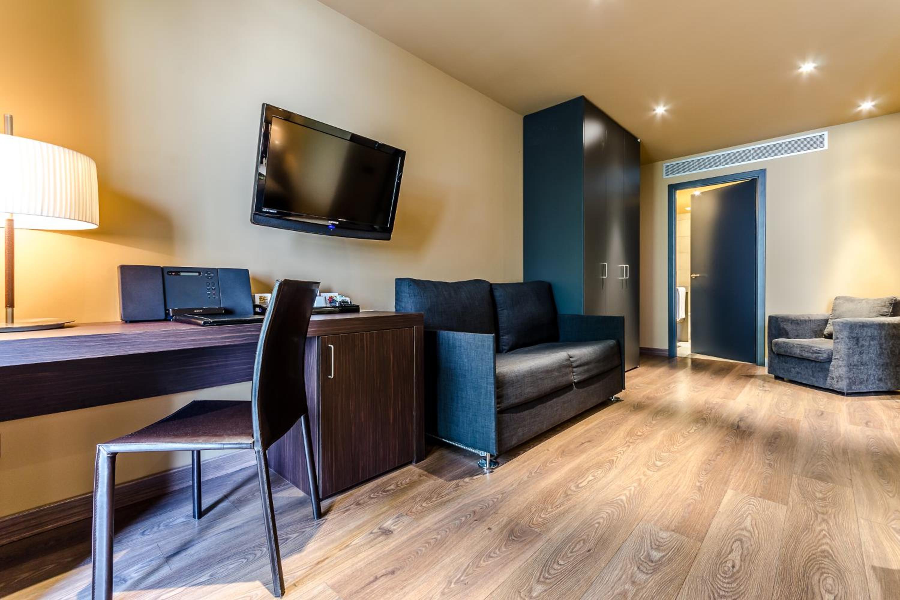 Superior Double or Twin Room - Photo 2
