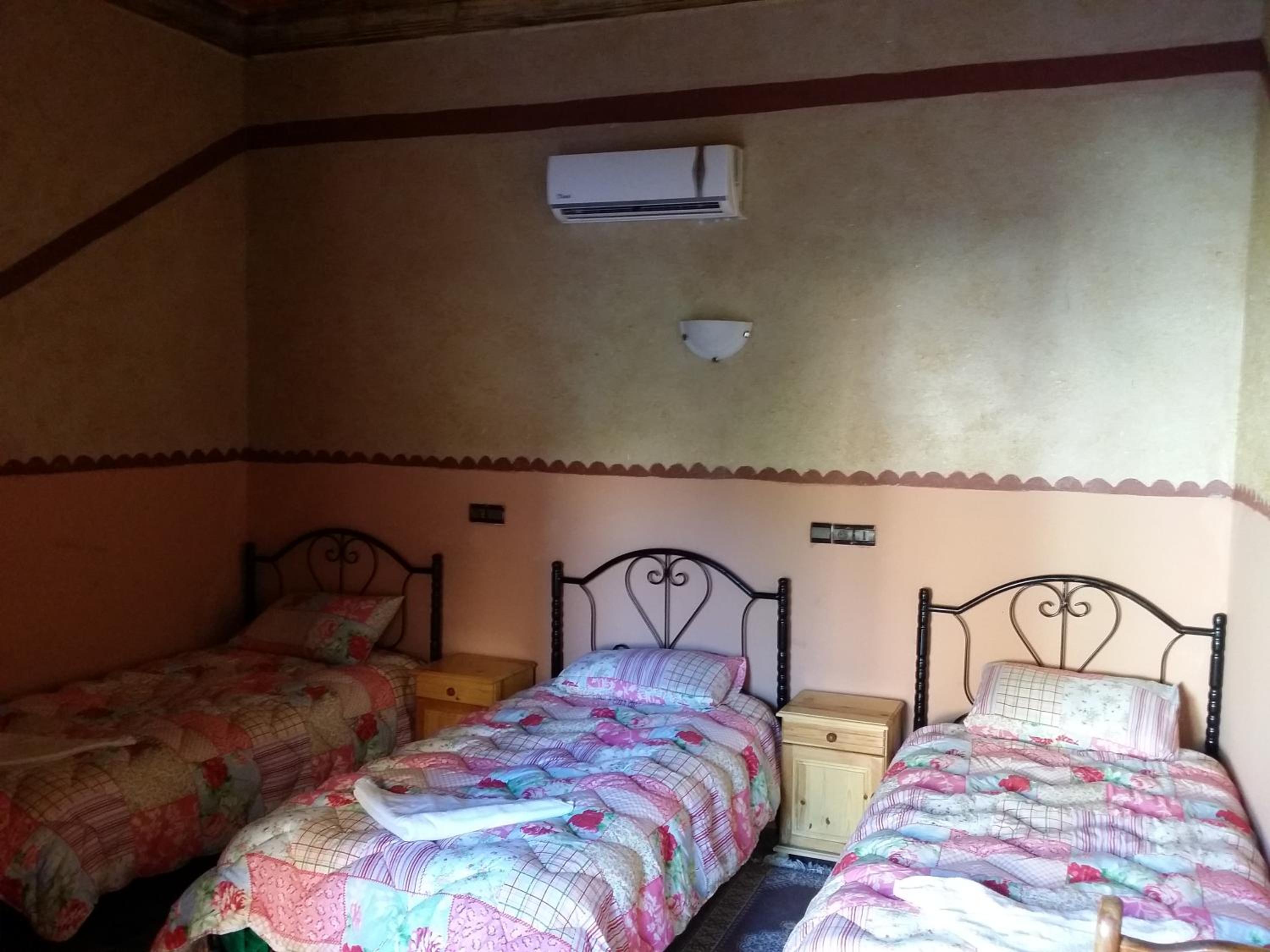 Standard Triple Room - Photo 8