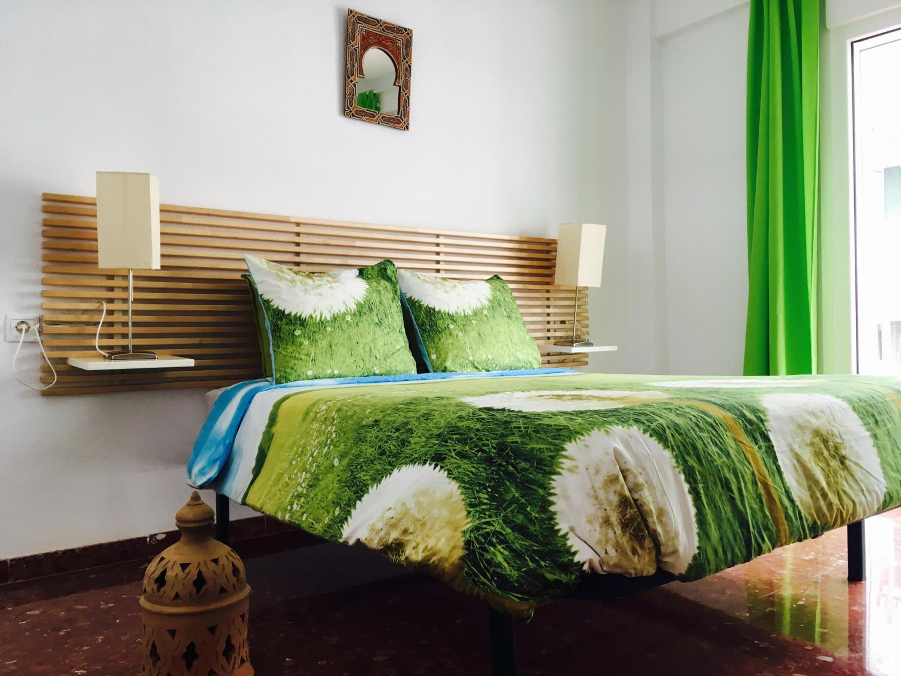 Apartamento de una habitación con balcón y vista a la ciudad