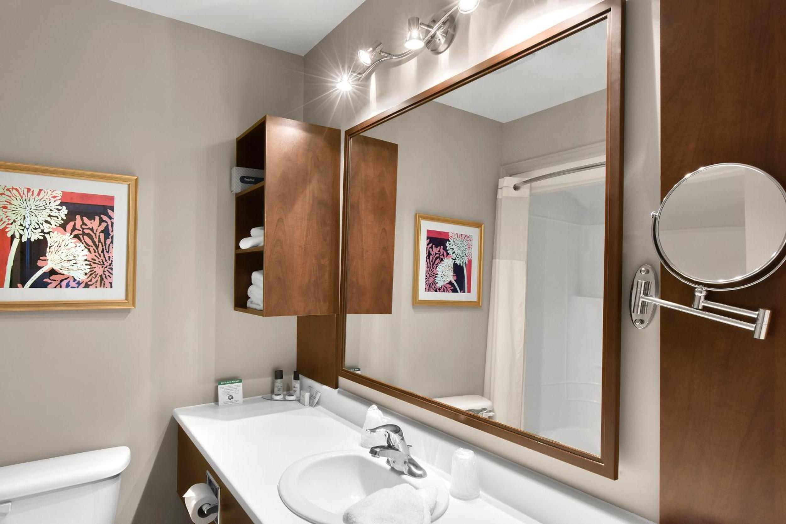 Standard Queen Room - Photo 2