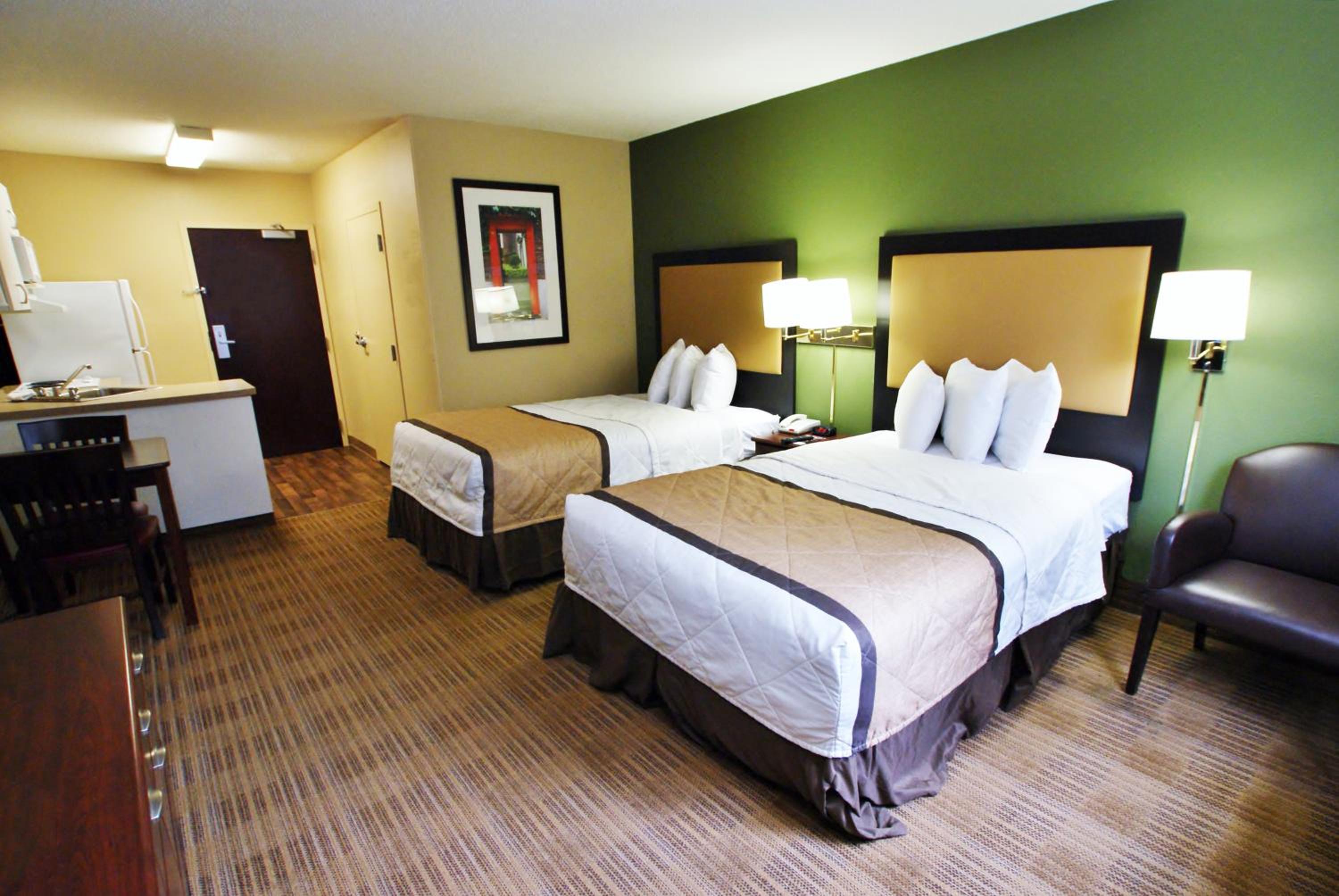 Studio with 2 Double Beds - Non-Smoking - Photo 2