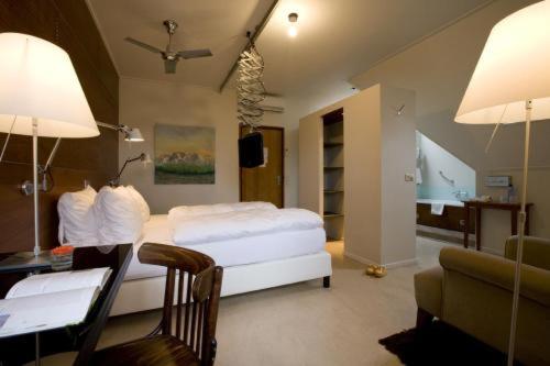 Loft Large Room photo 2