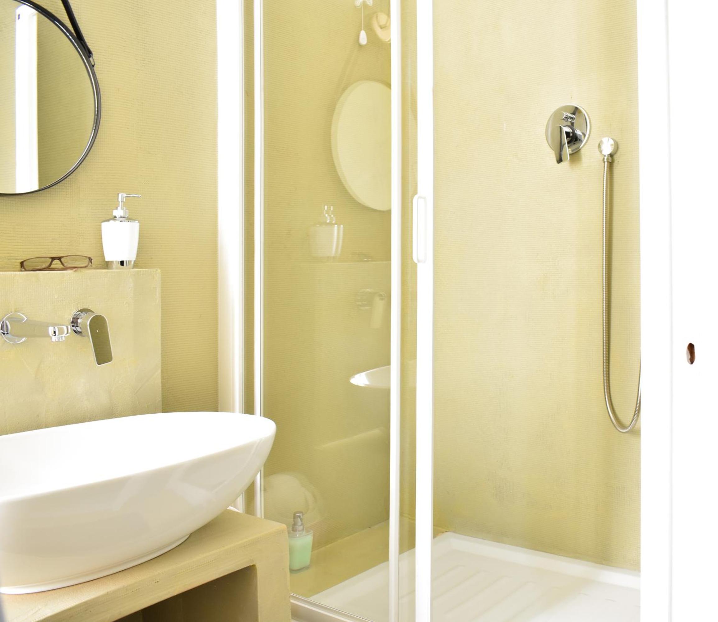 Quadruple Room with Private Bathroom photo 3