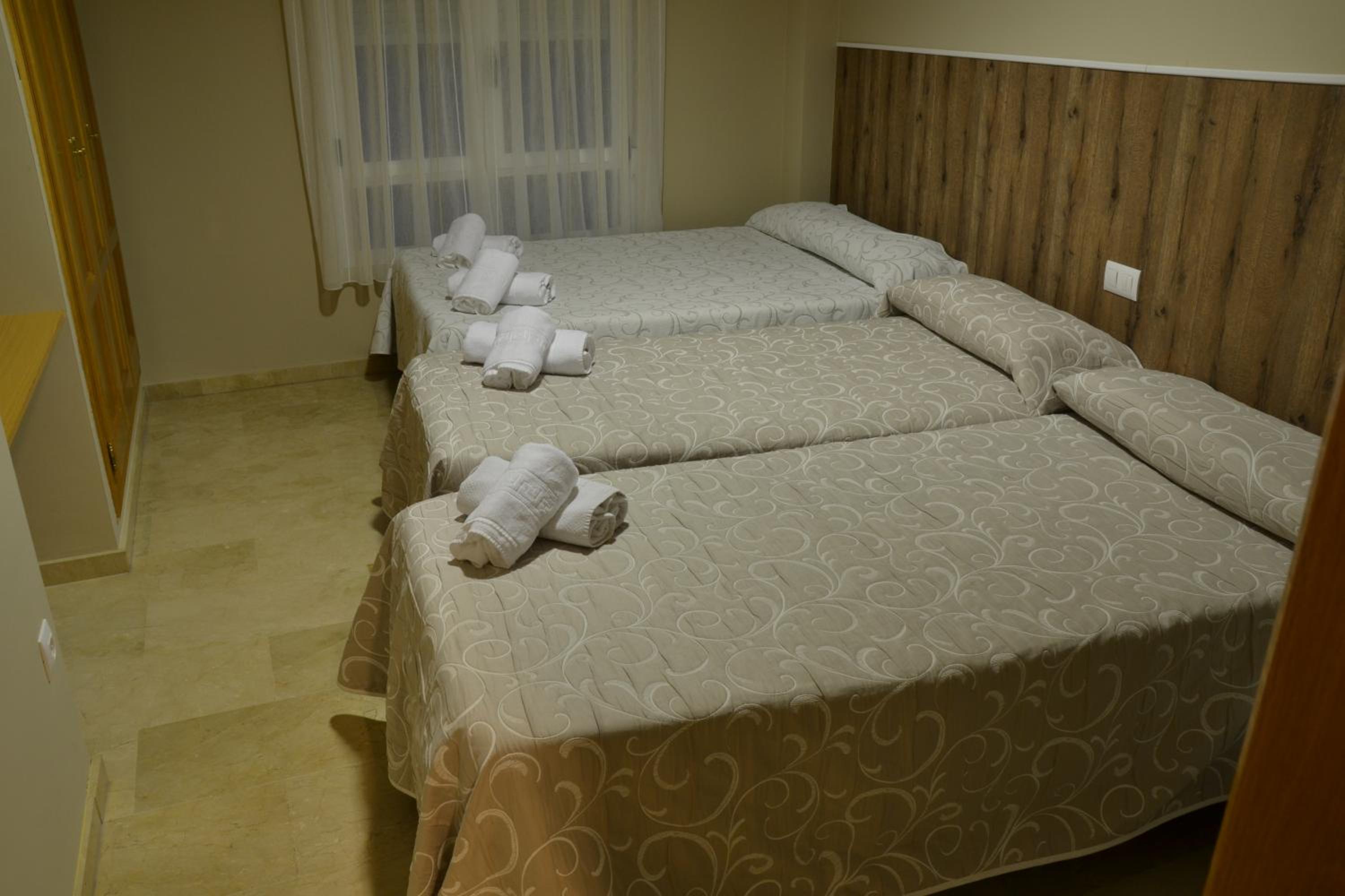 Habitación Cuádruple con Baño Privado