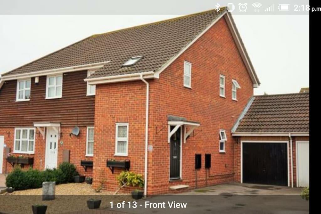 Three-Bedroom House photo 1