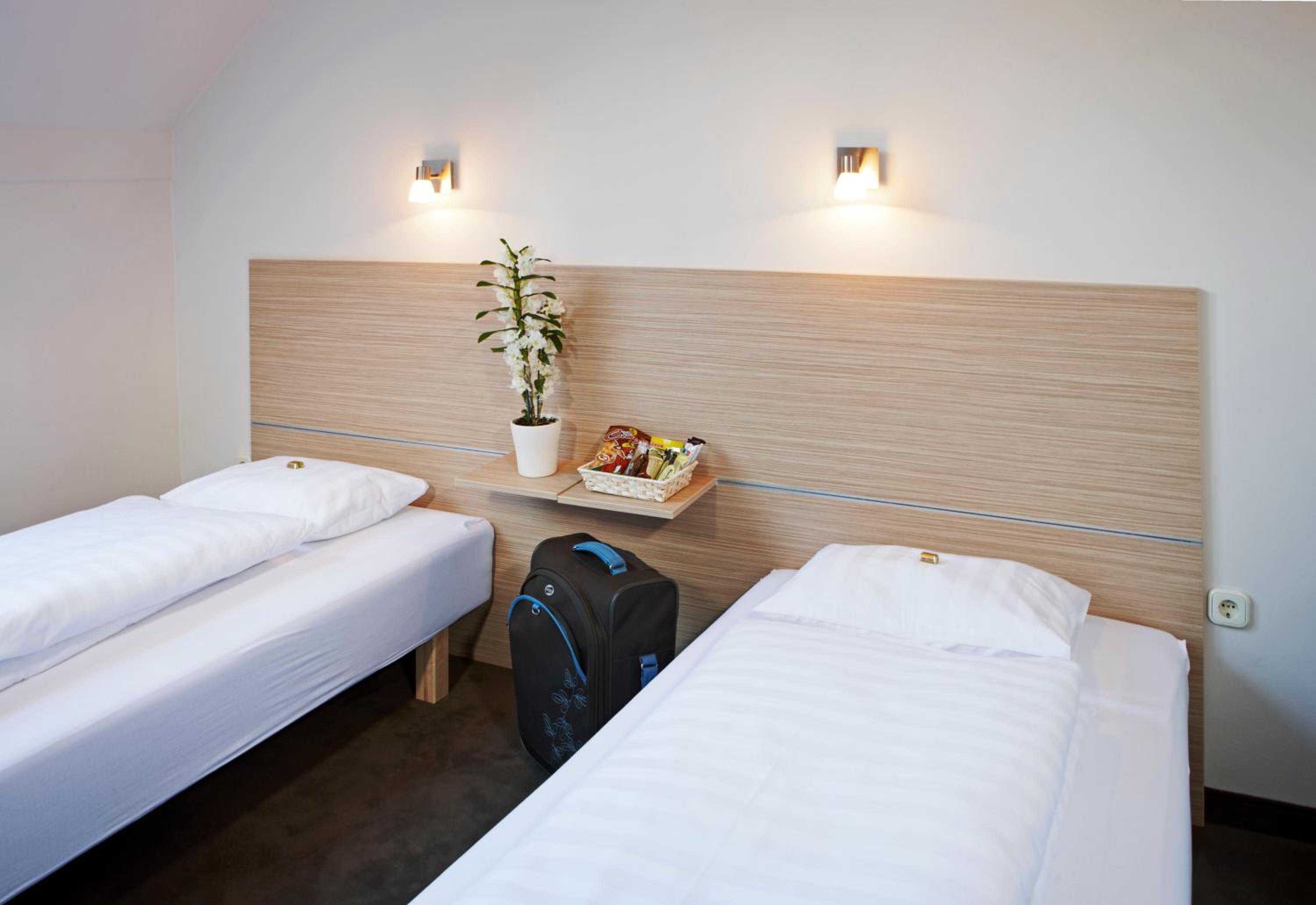 Double or Twin Room - Photo 6