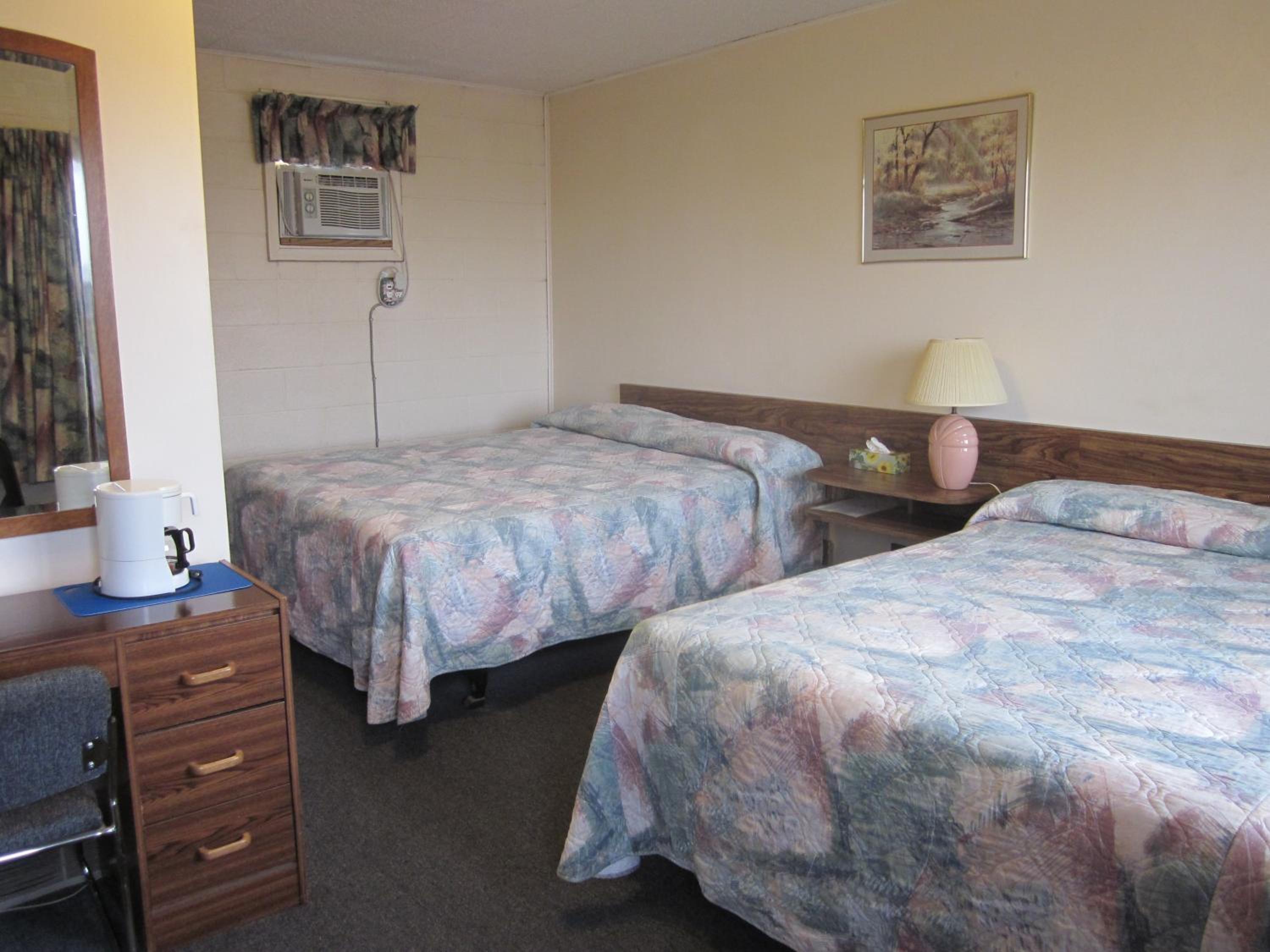 Deluxe Queen Room with Two Queen Beds - Photo 2