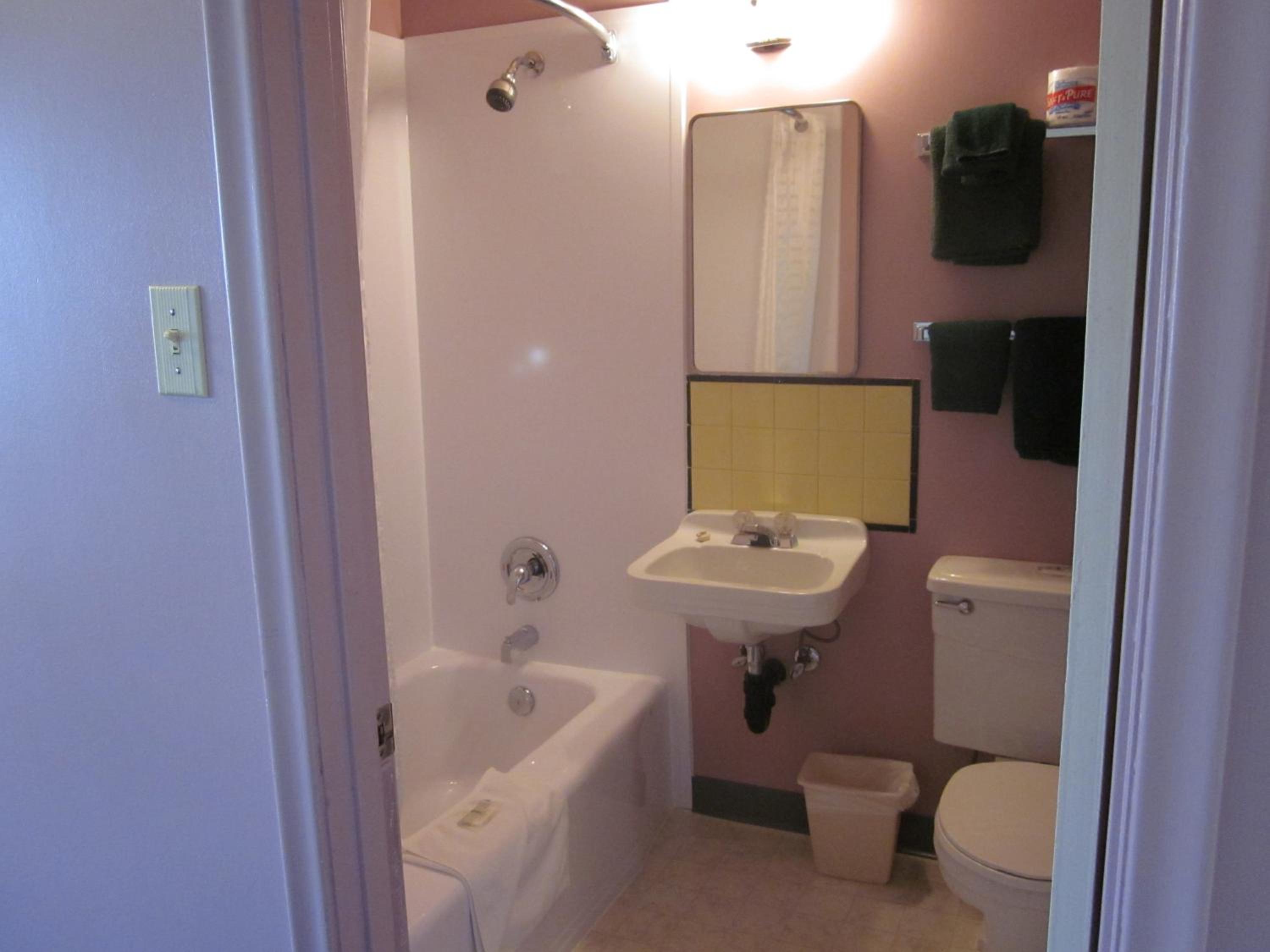 Deluxe Queen Room - Photo 2