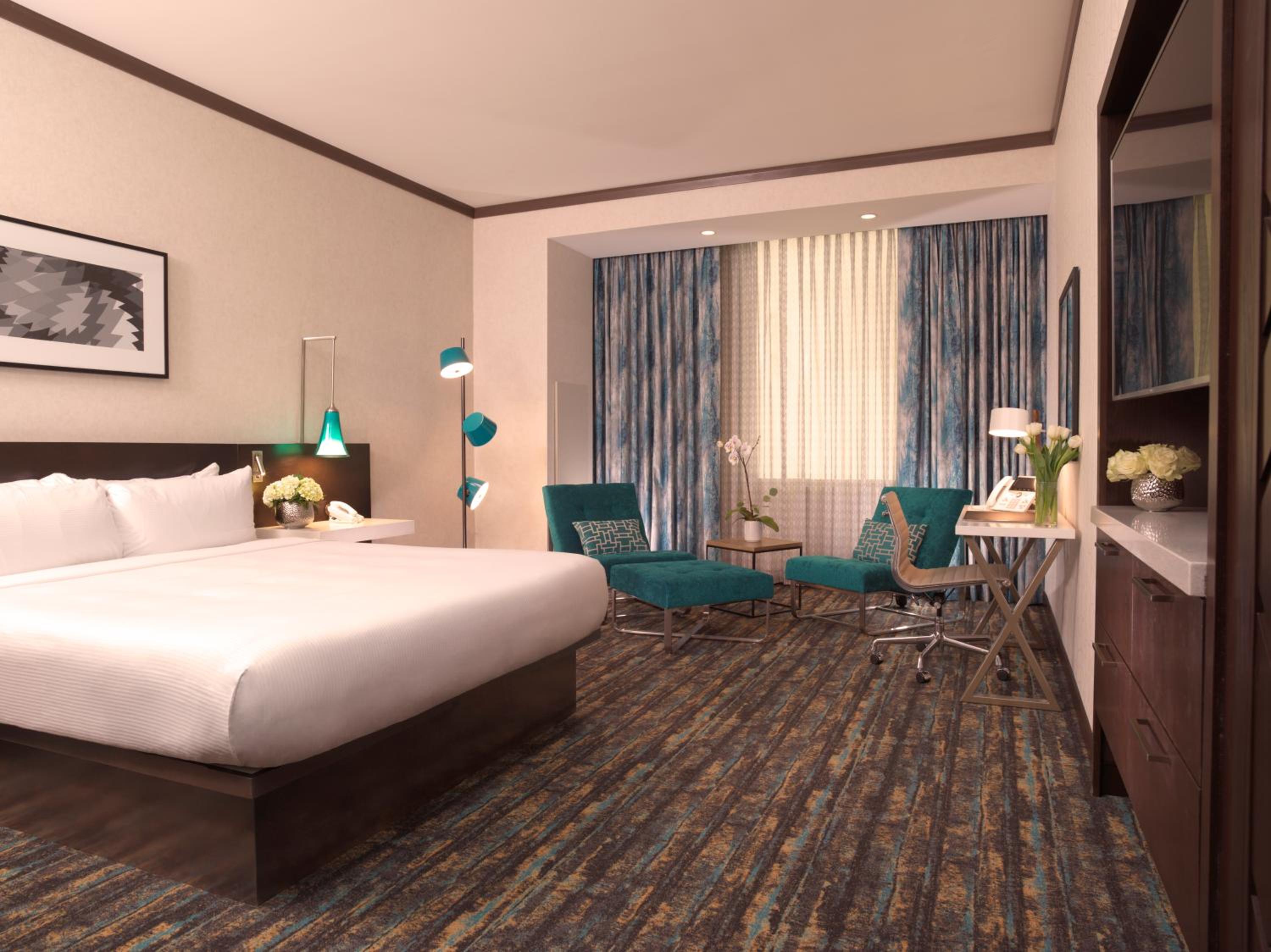 Deluxe King Room - Photo 2