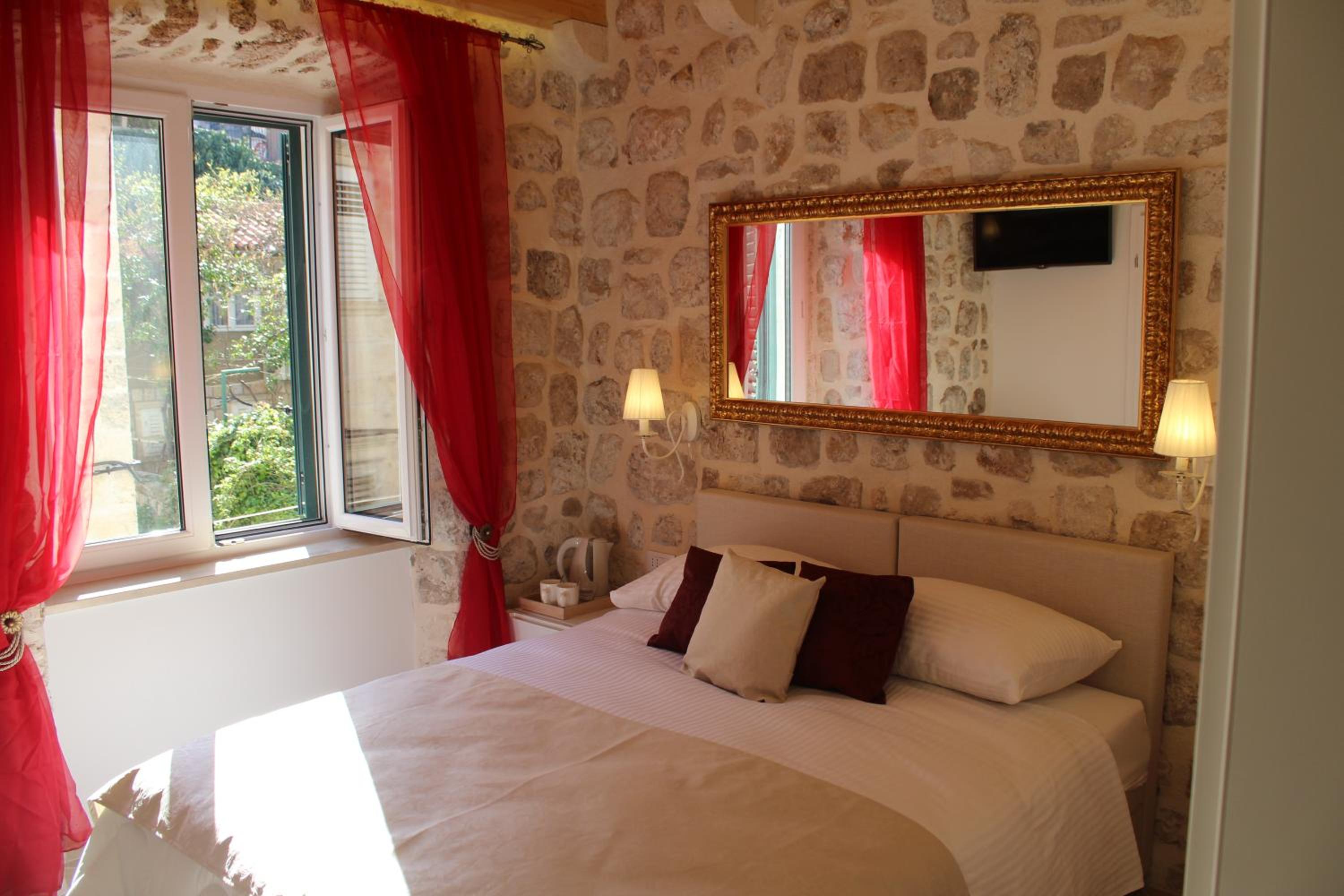 Double or Twin Room photo 1