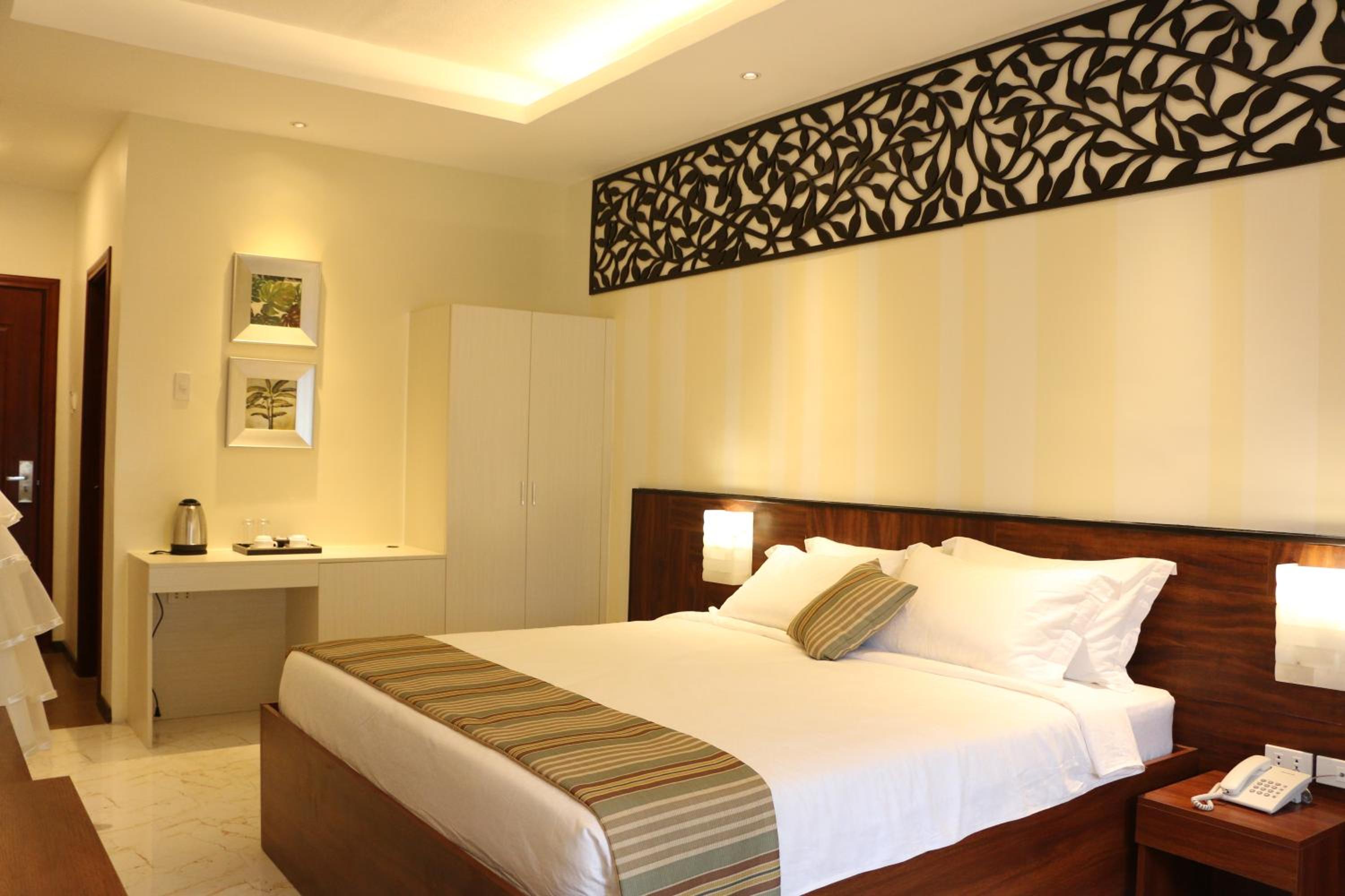 King Room with Balcony photo 2