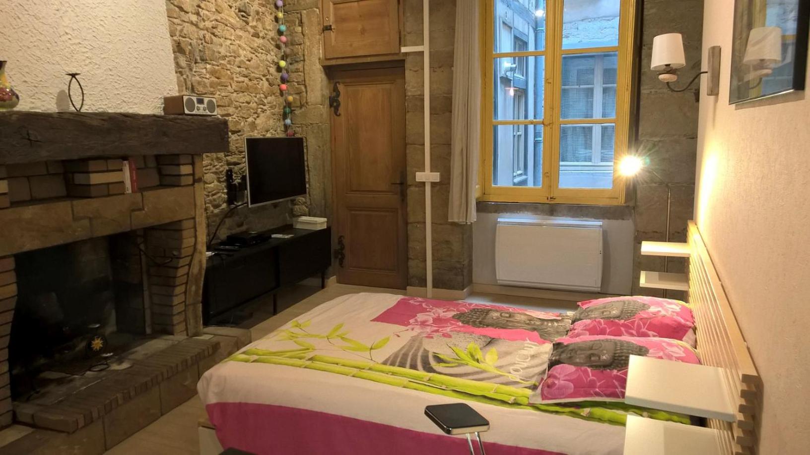Studio Apartment - Photo 20