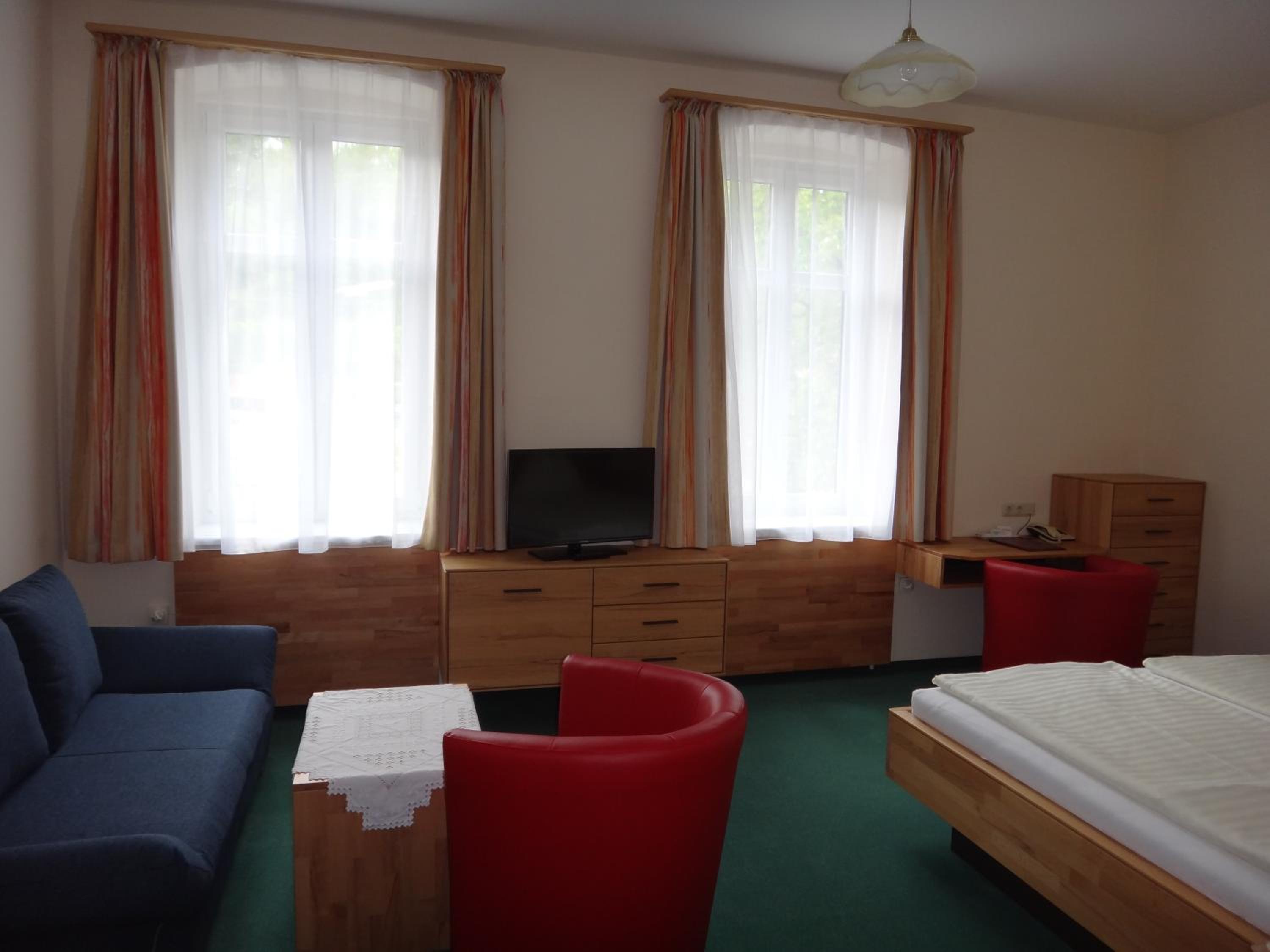 Large Double Room photo 3