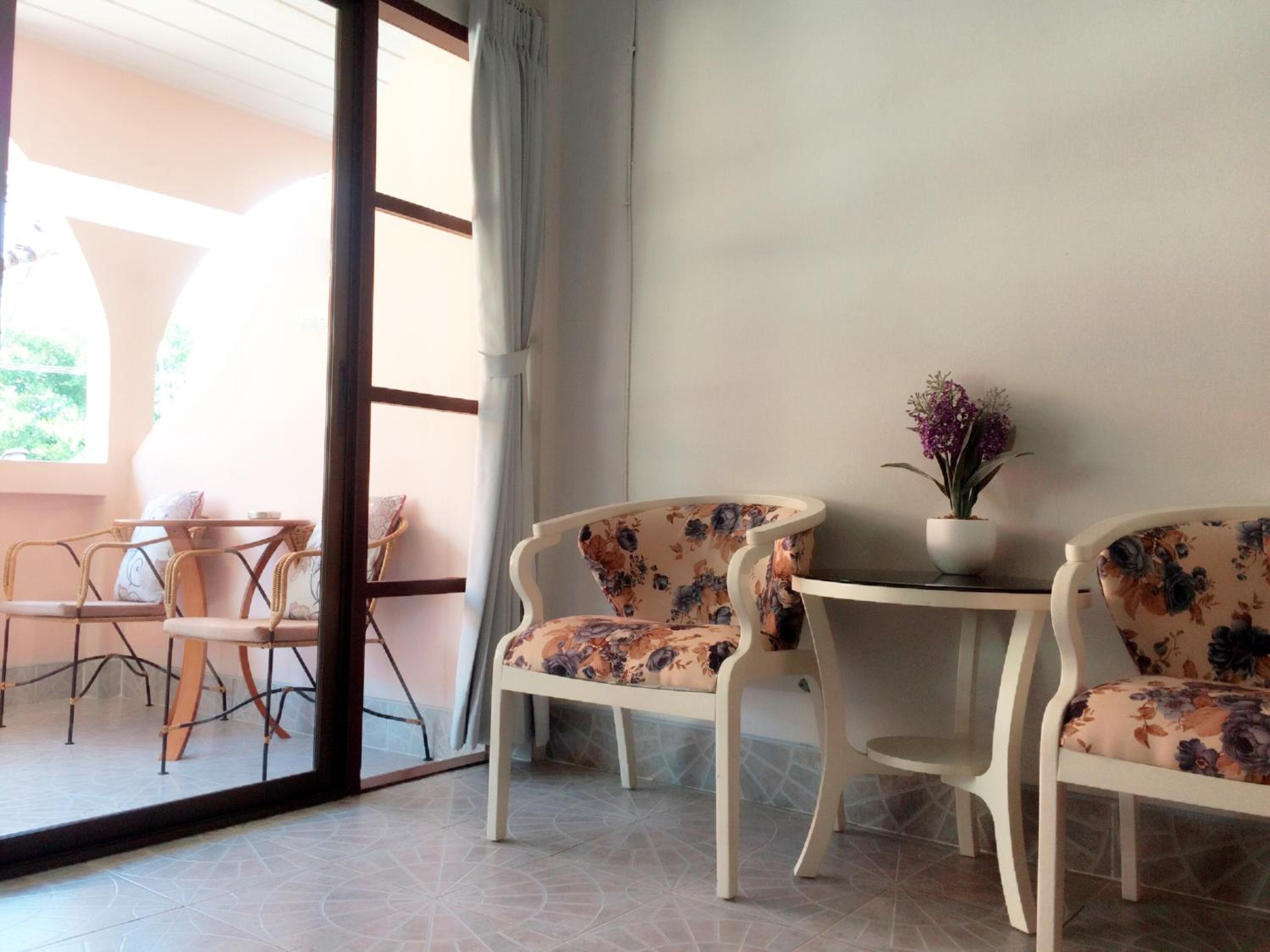 Deluxe Double Room with Balcony - Photo 2