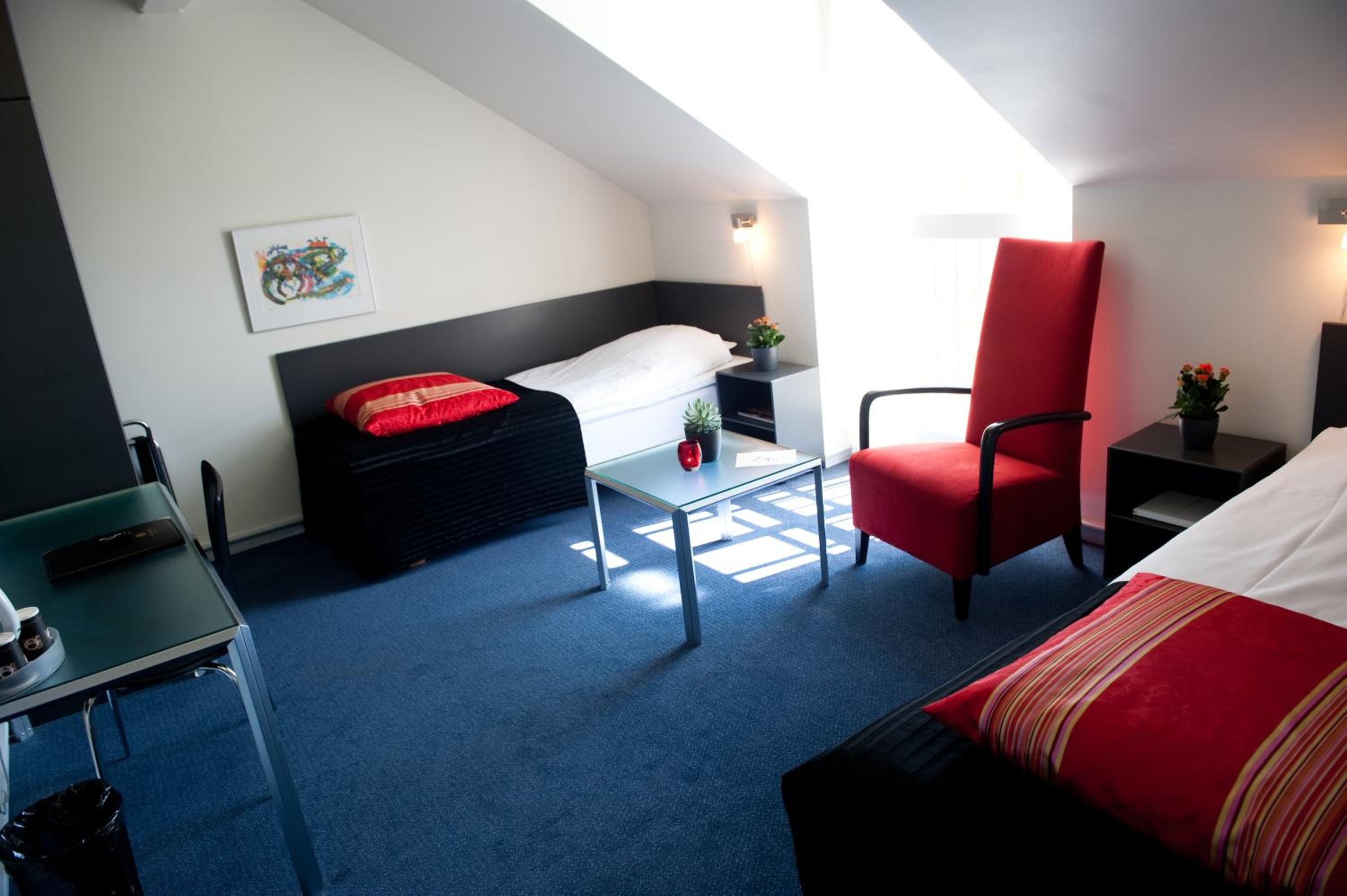 Double or Twin Room photo 3